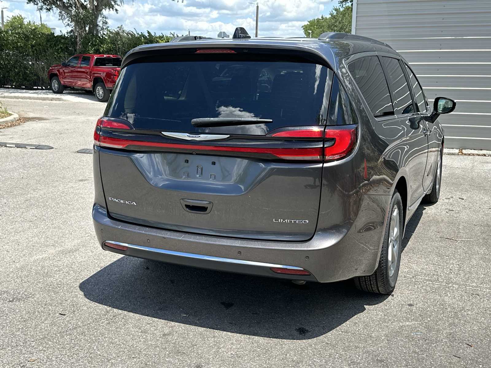 Thumbnail: 2023 Chrysler Pacifica - 6