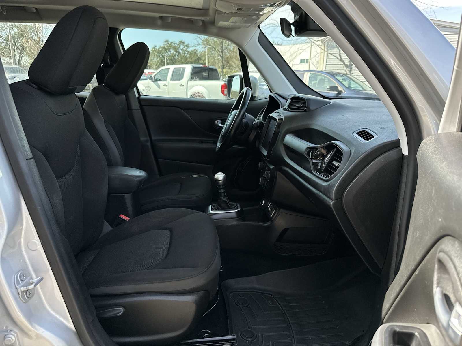 Thumbnail: 2018 Jeep Renegade - 20