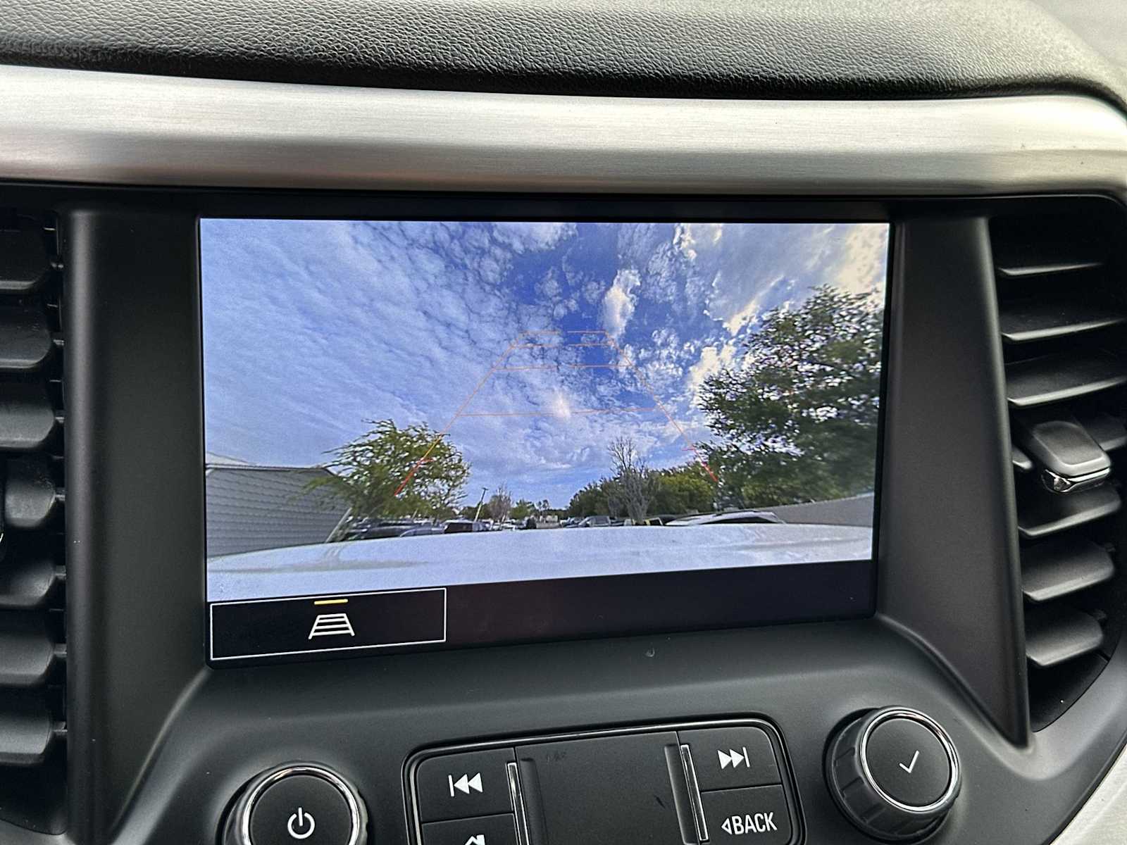 Thumbnail: 2022 GMC Acadia - 22