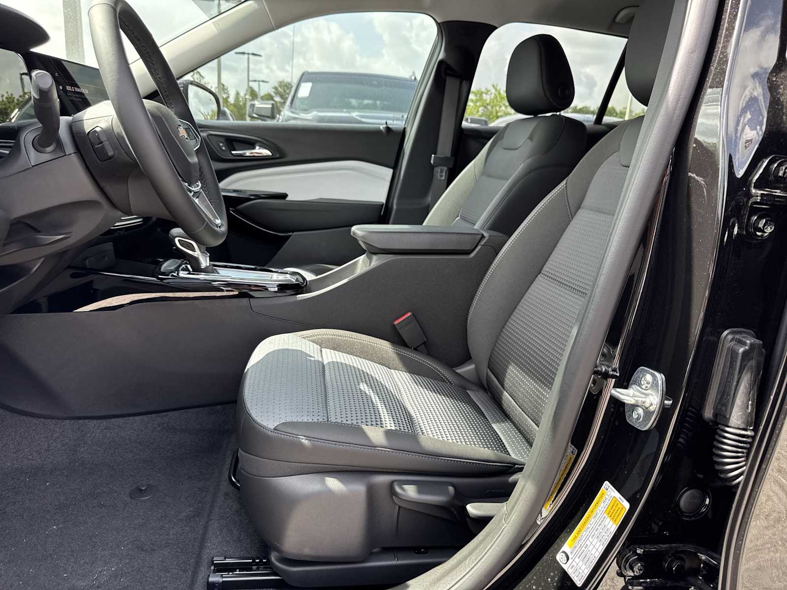 Thumbnail: 2025 Chevrolet Trax - 16