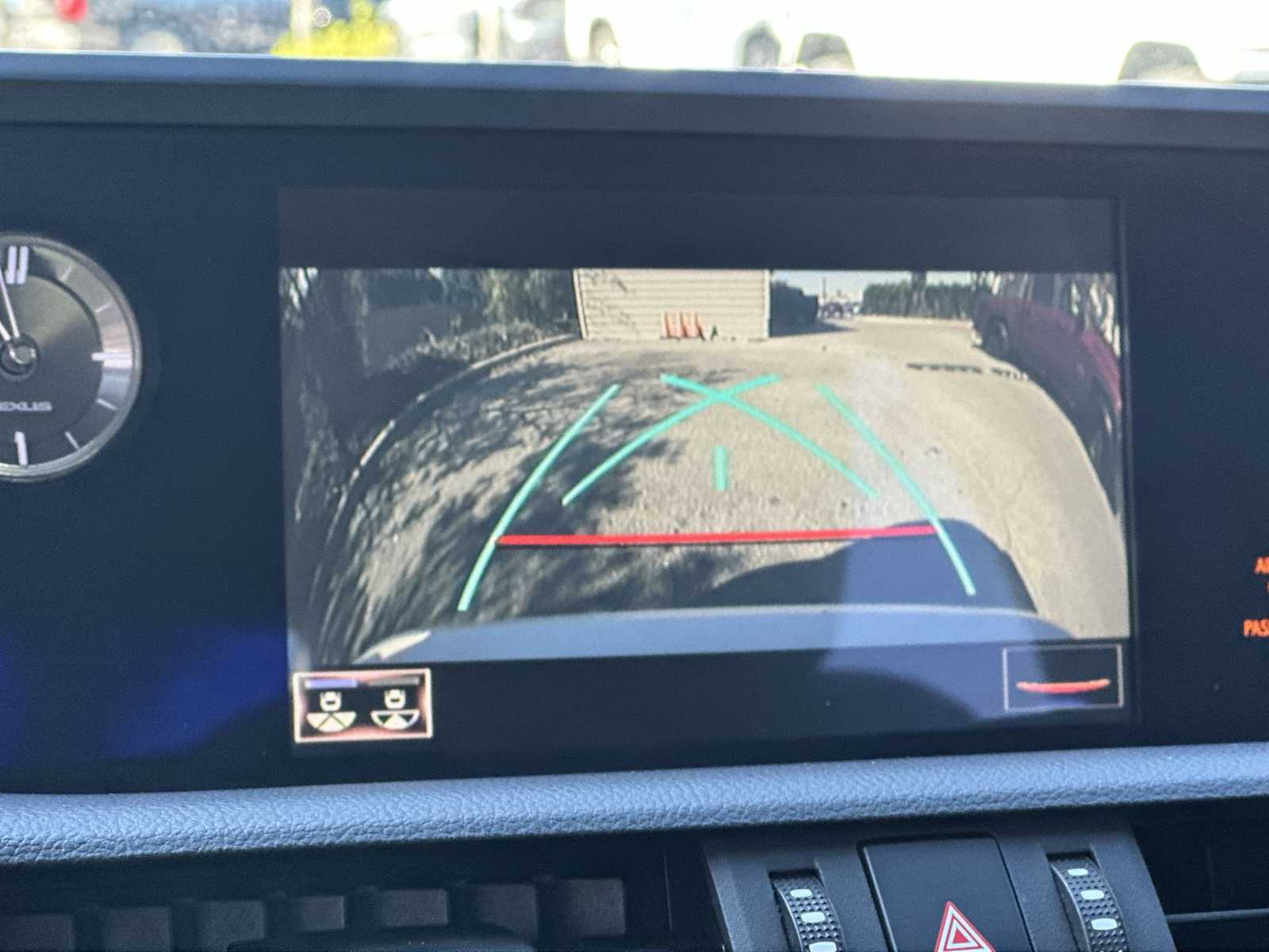 Thumbnail: 2021 Lexus ES - 23