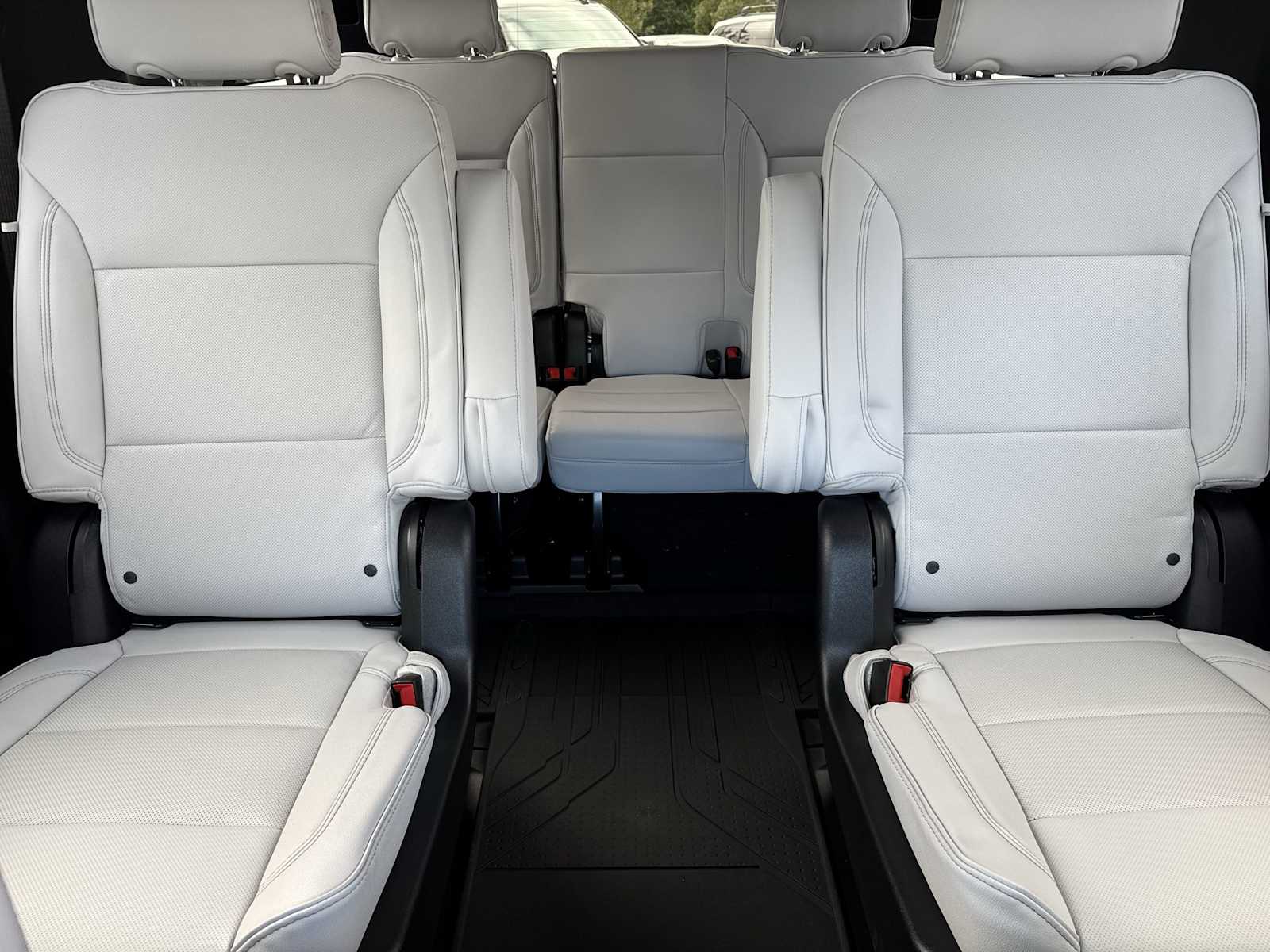 Thumbnail: 2025 Chevrolet Suburban - 13