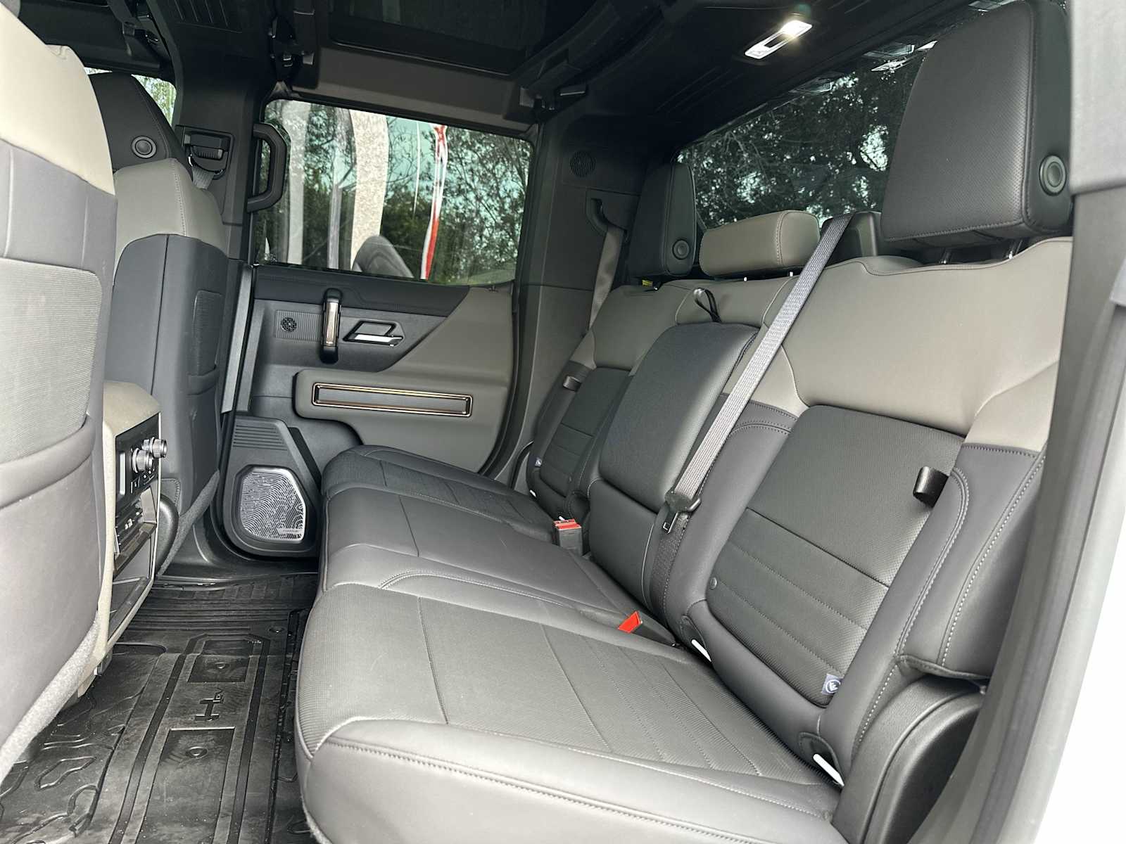 Thumbnail: 2025 GMC Hummer EV - 17