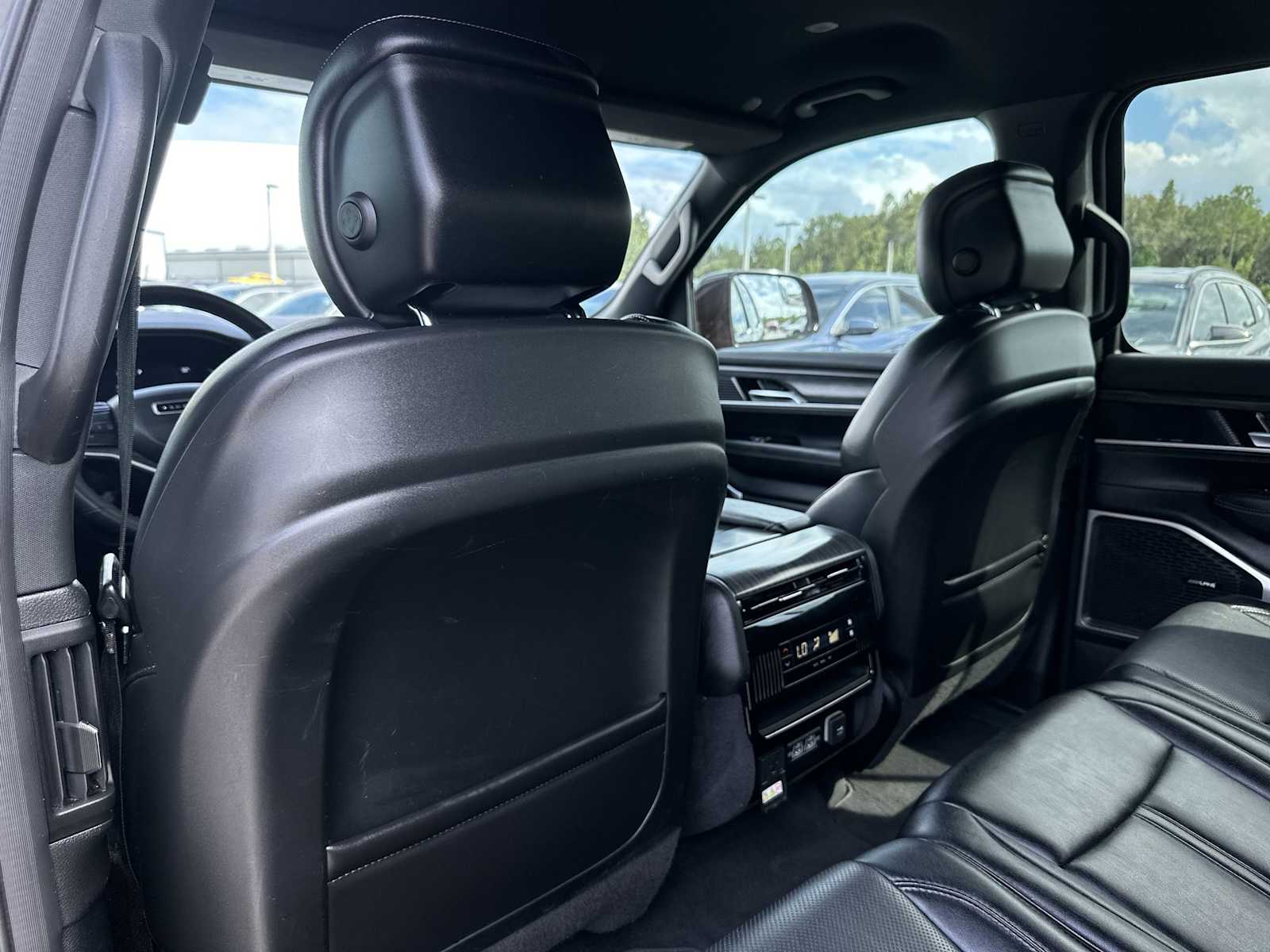 Thumbnail: 2023 Jeep Wagoneer - 16