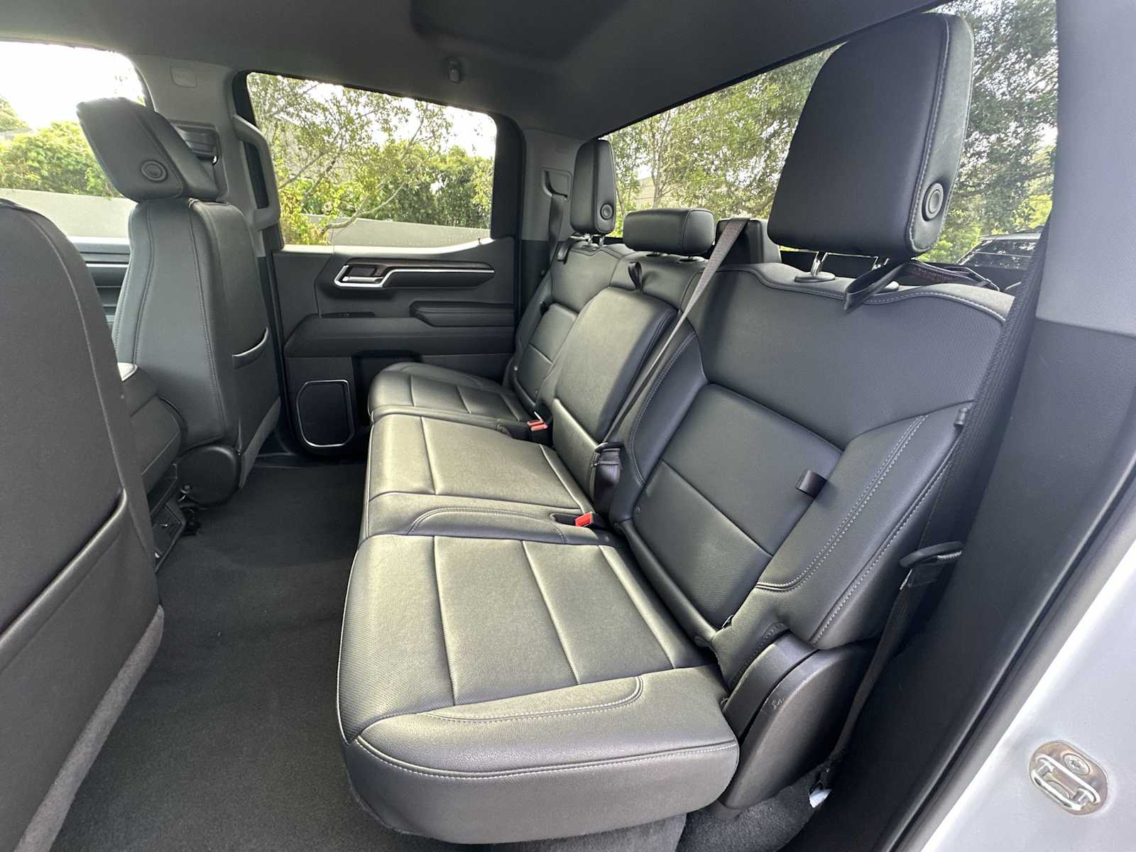 Thumbnail: 2024 GMC Sierra 1500 - 17