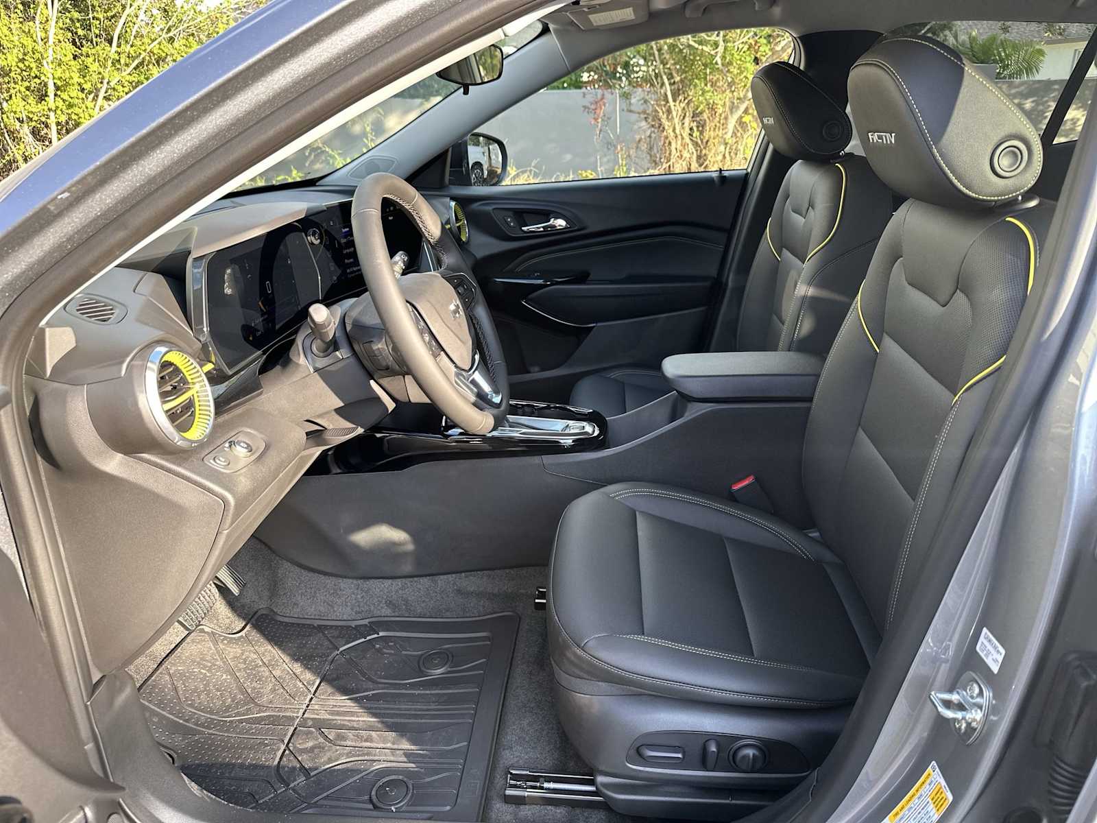 Thumbnail: 2026 Chevrolet Trax - 15