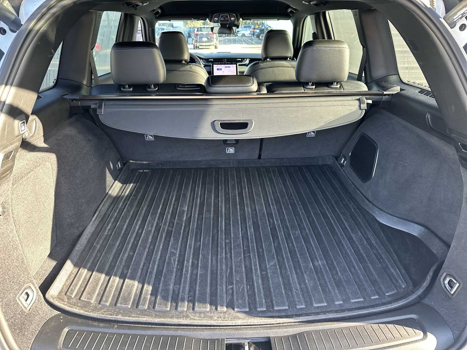 Thumbnail: 2022 Jeep Grand Cherokee - 25