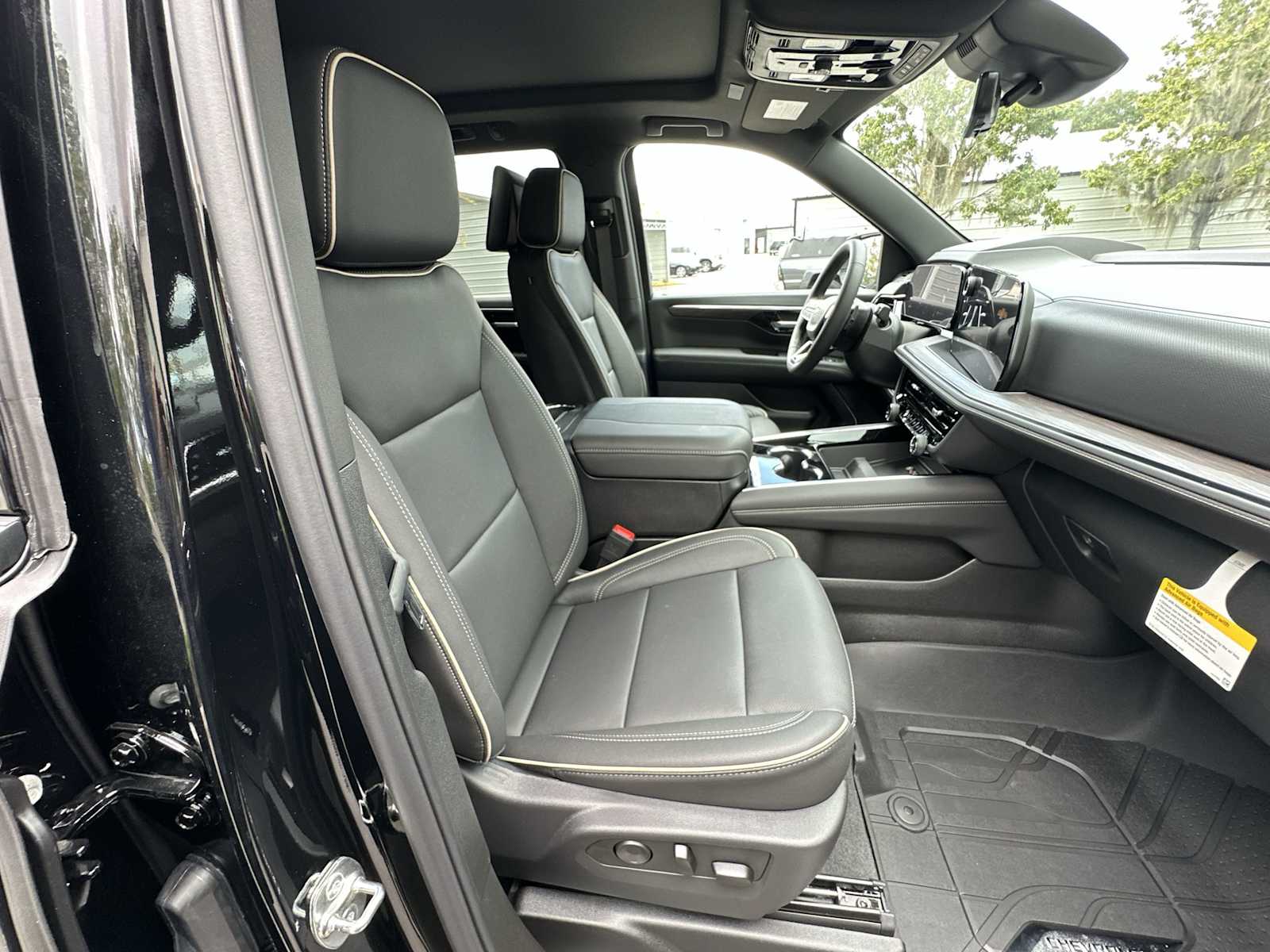 Thumbnail: 2026 Chevrolet Tahoe - 19