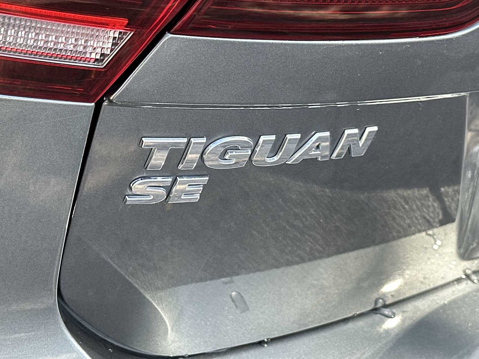 Thumbnail: 2021 Volkswagen Tiguan - 11