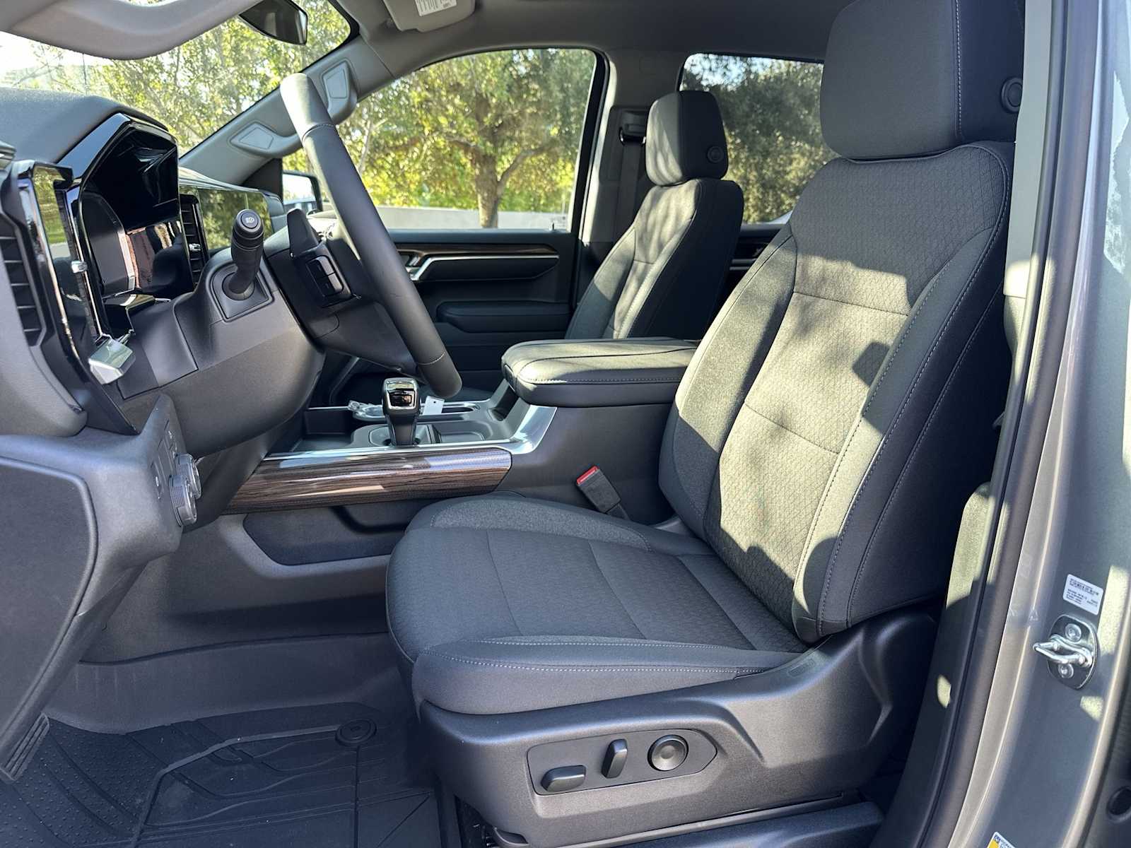 Thumbnail: 2026 Chevrolet Silverado 1500 - 15