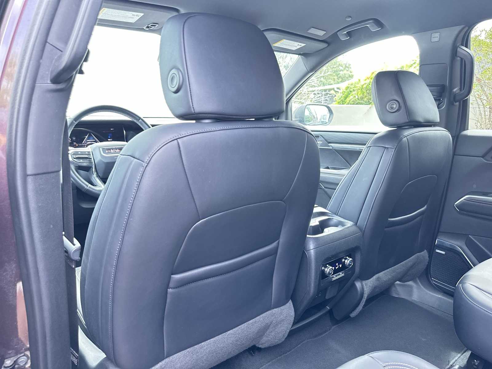 Thumbnail: 2024 GMC Acadia - 16