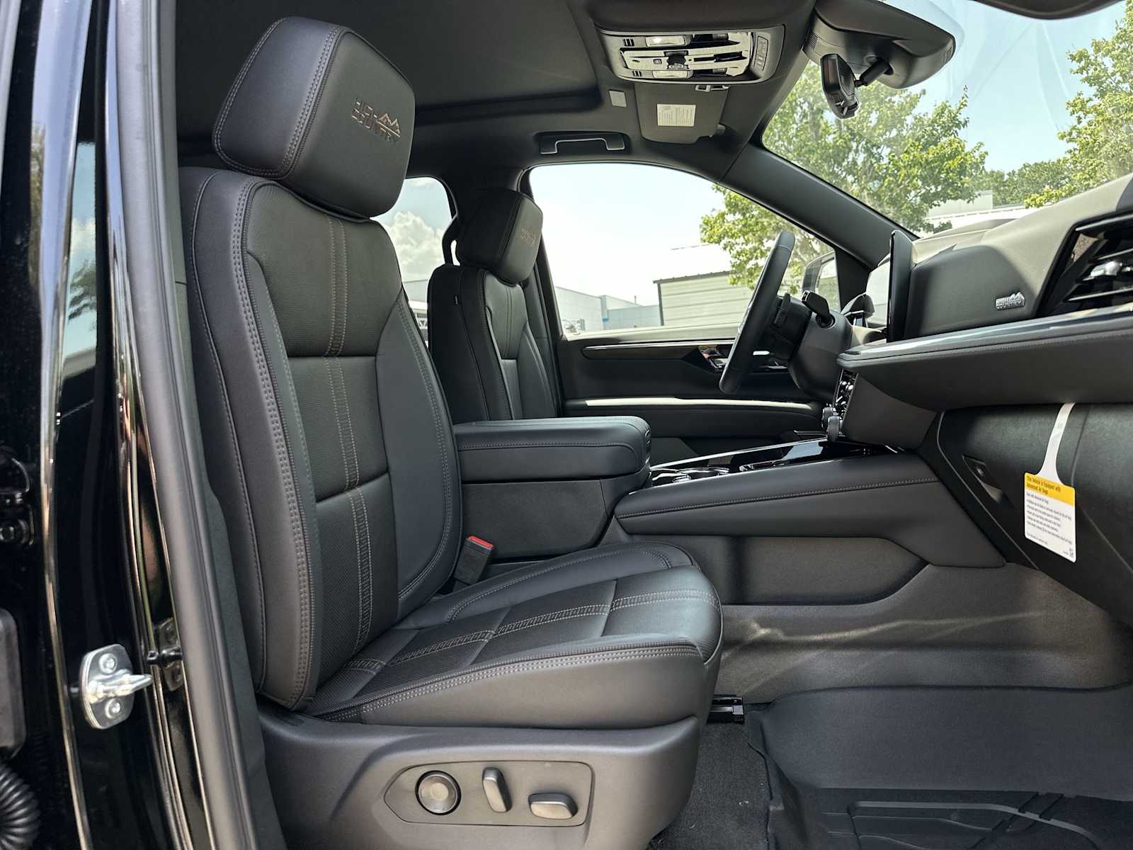 Thumbnail: 2026 Chevrolet Suburban - 19