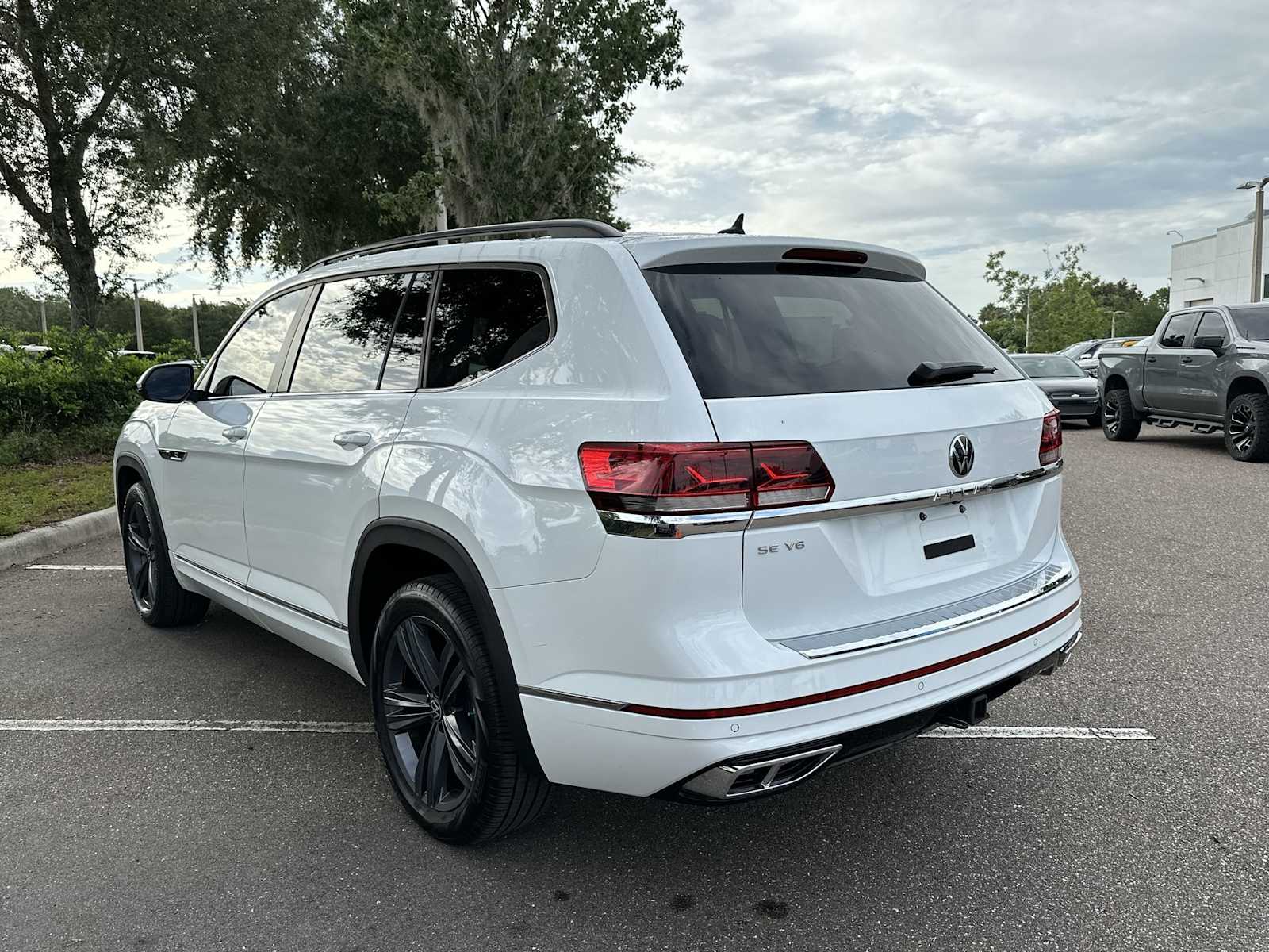 Thumbnail: 2021 Volkswagen Atlas - 4