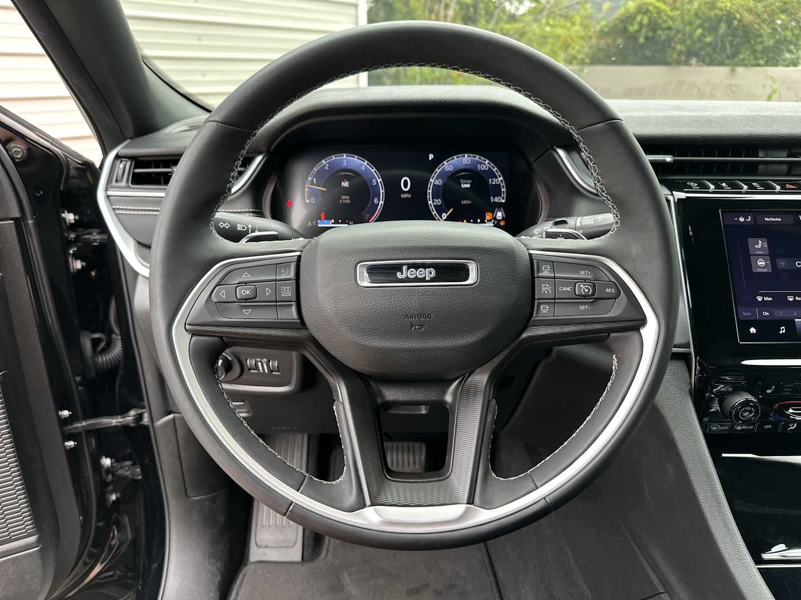 Thumbnail: 2024 Jeep Grand Cherokee - 20