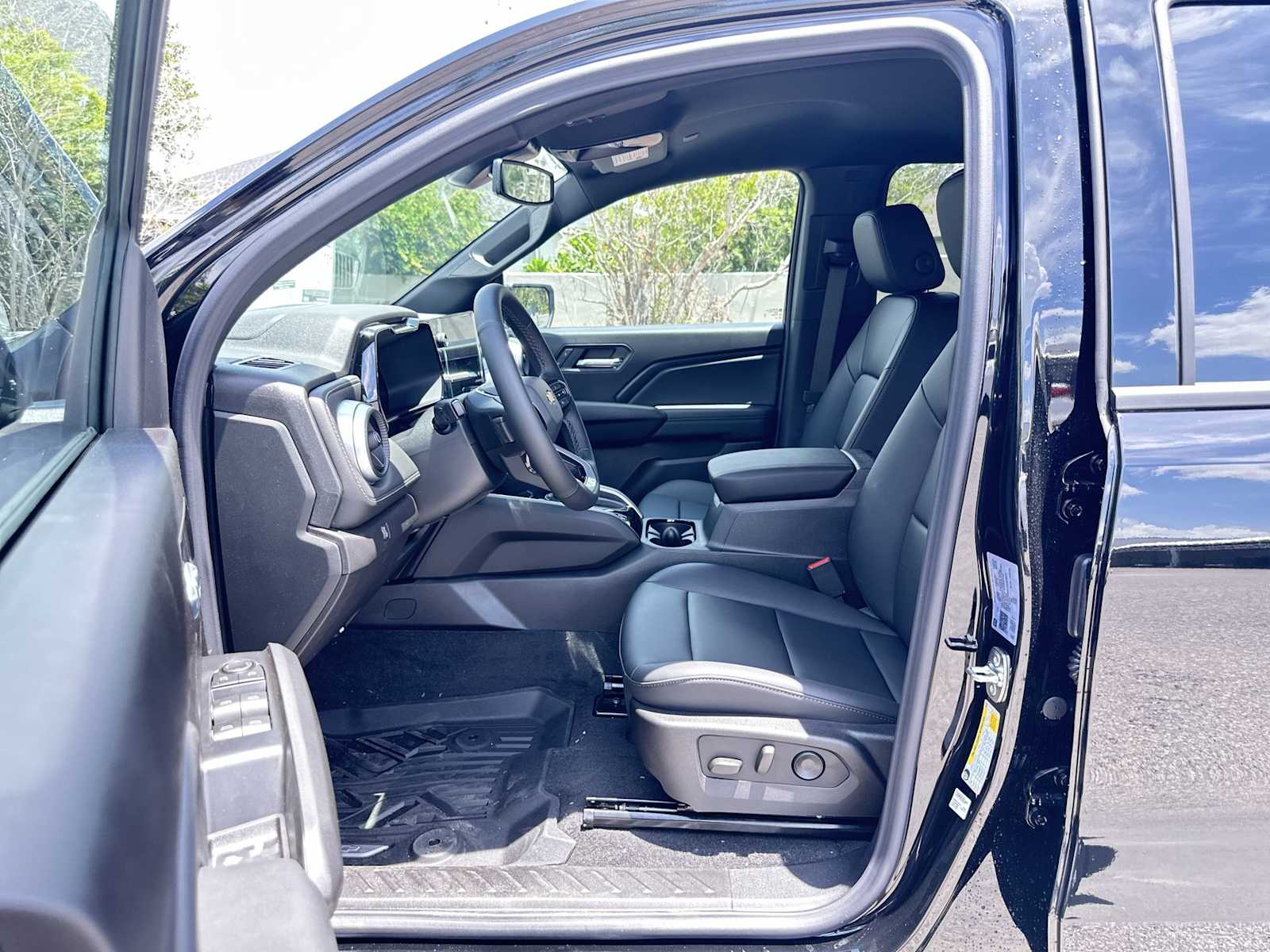 Thumbnail: 2026 Chevrolet Colorado - 2