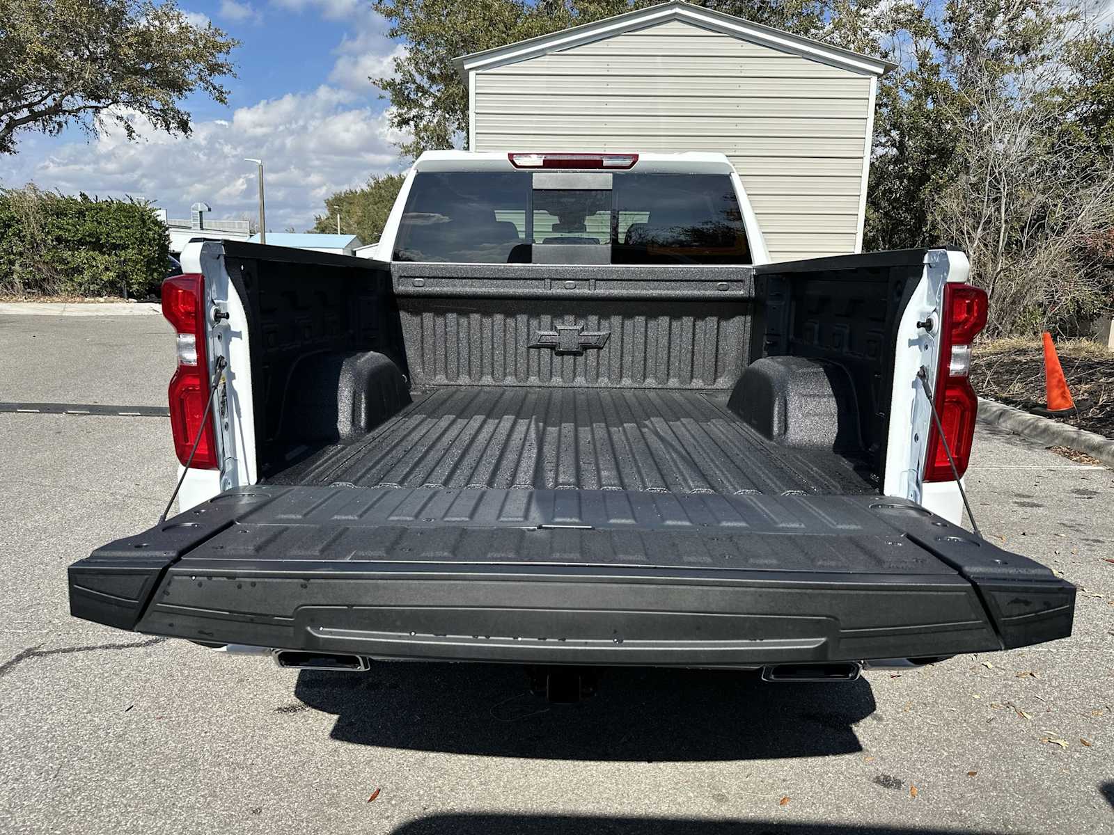 Thumbnail: 2026 Chevrolet Silverado 1500 - 25