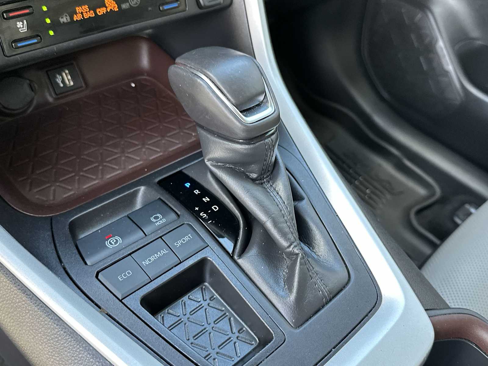 Thumbnail: 2024 Toyota RAV4 - 24