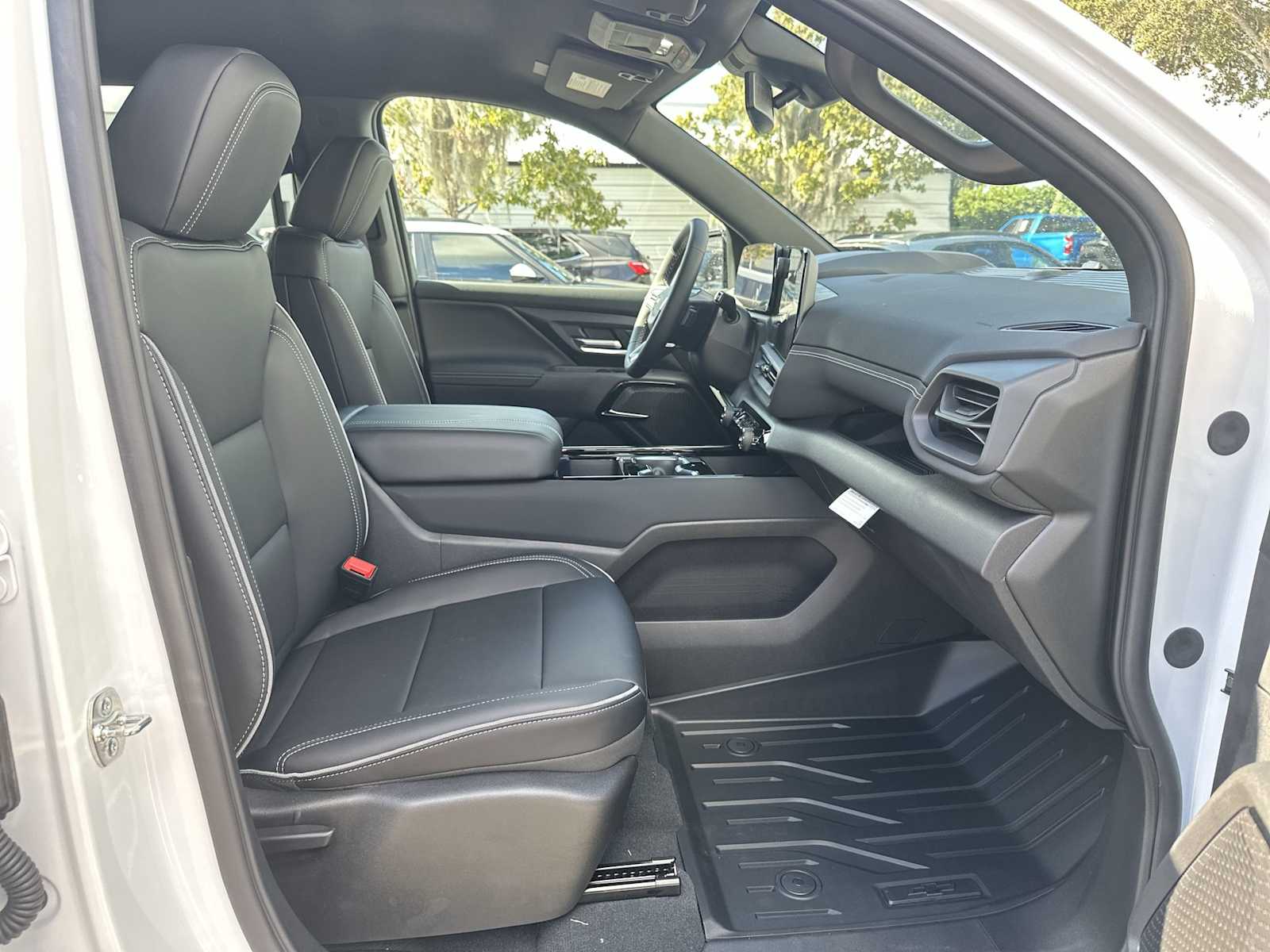 Thumbnail: 2026 Chevrolet Silverado EV - 19