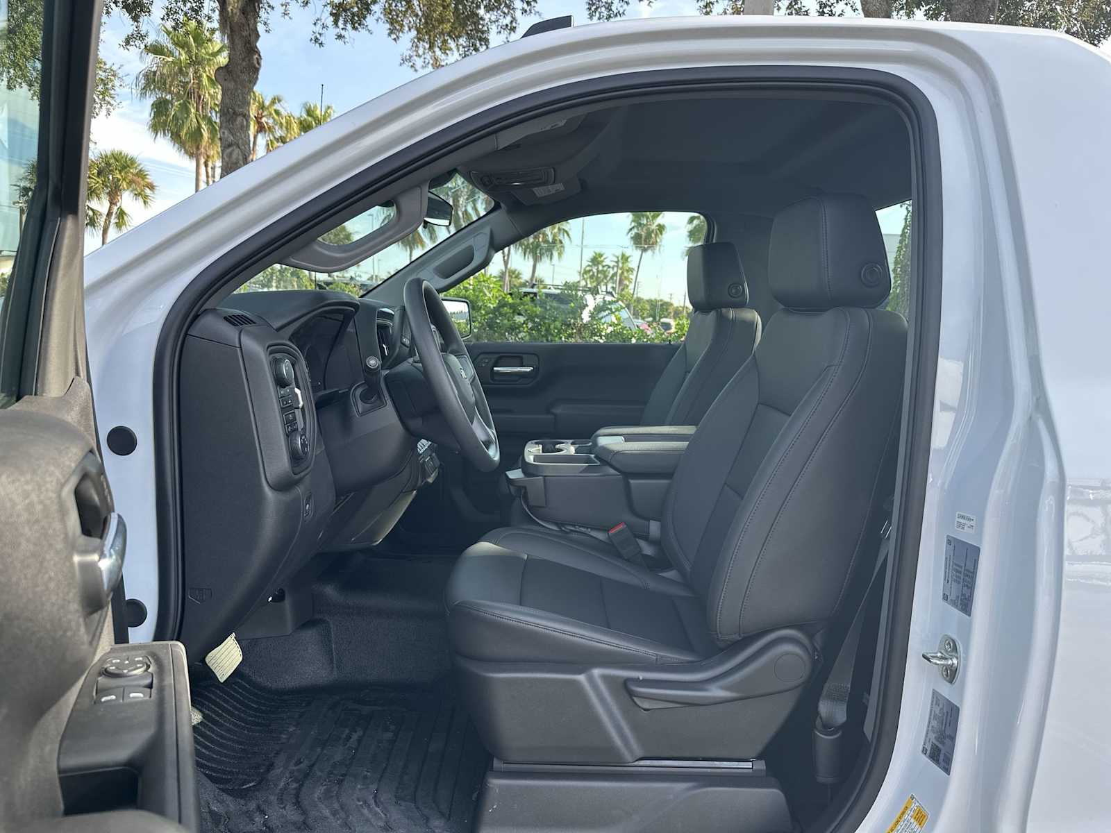 Thumbnail: 2025 Chevrolet Silverado 1500 - 2