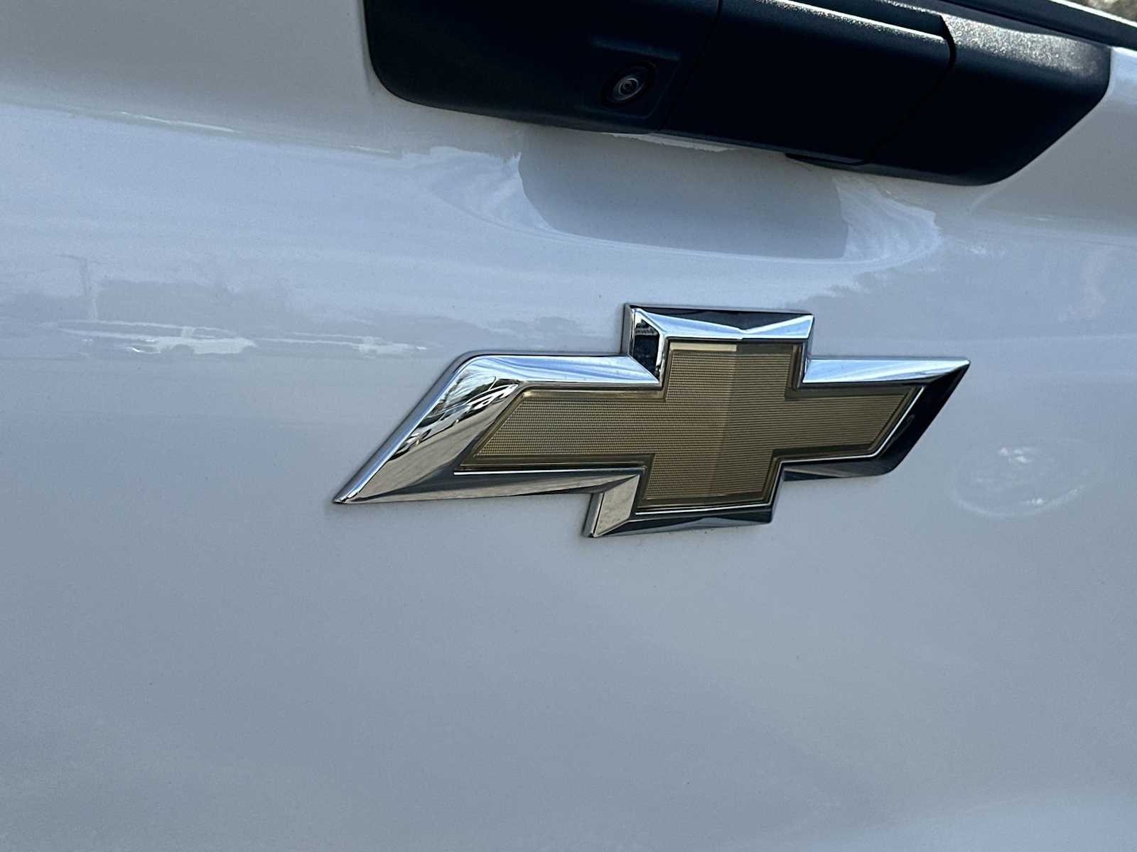 Thumbnail: 2024 Chevrolet Silverado EV - 10