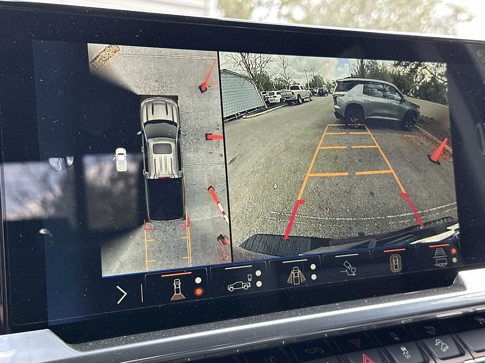 Thumbnail: 2026 Chevrolet Silverado 1500 - 22