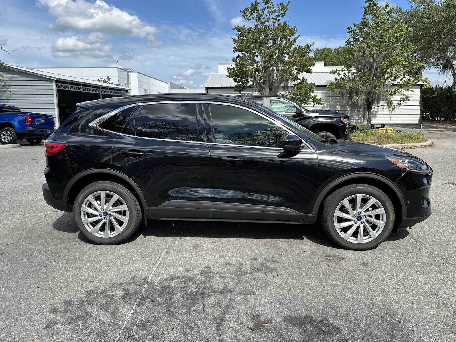 Thumbnail: 2022 Ford Escape - 7