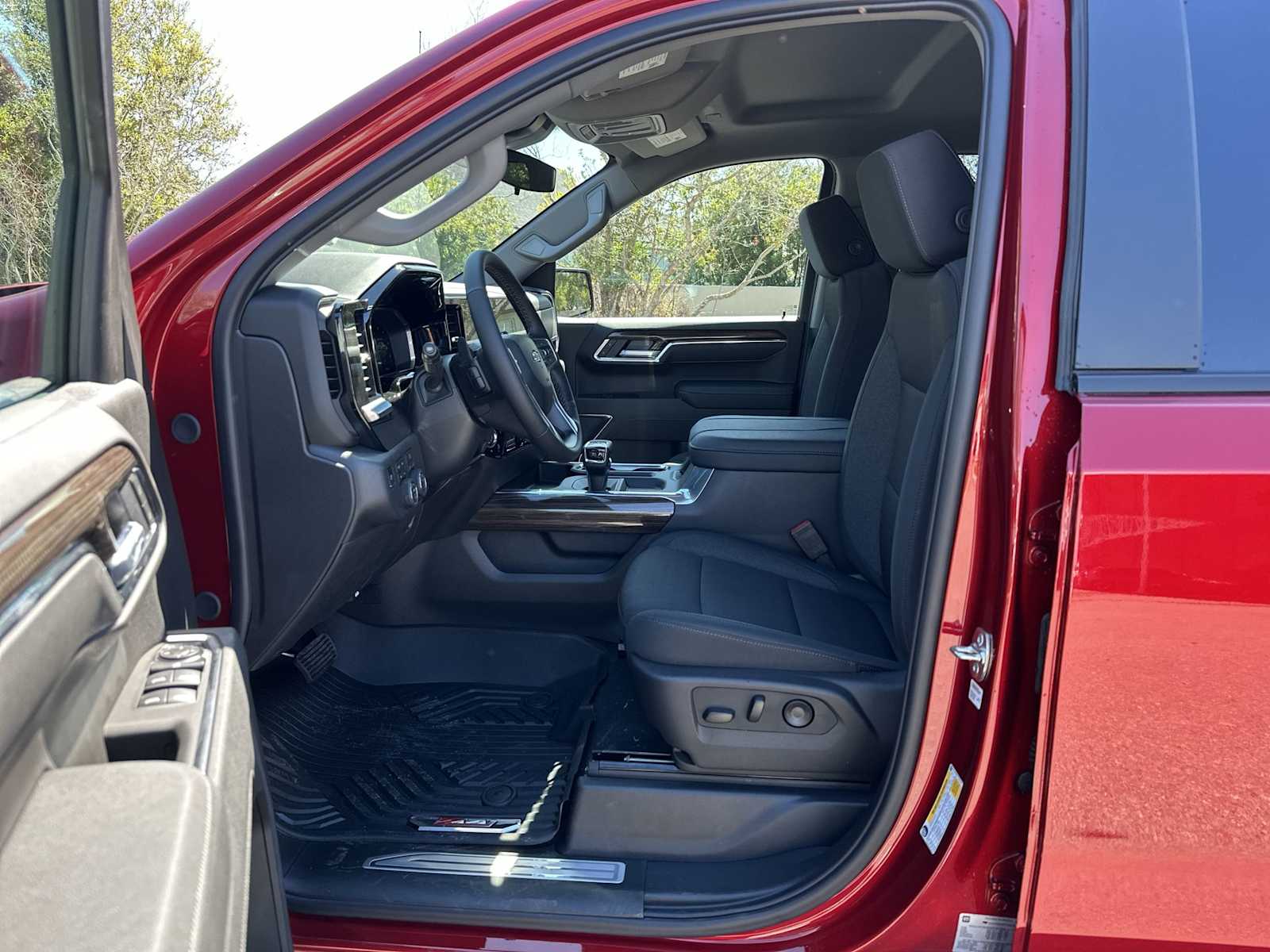 Thumbnail: 2026 Chevrolet Silverado 1500 - 2