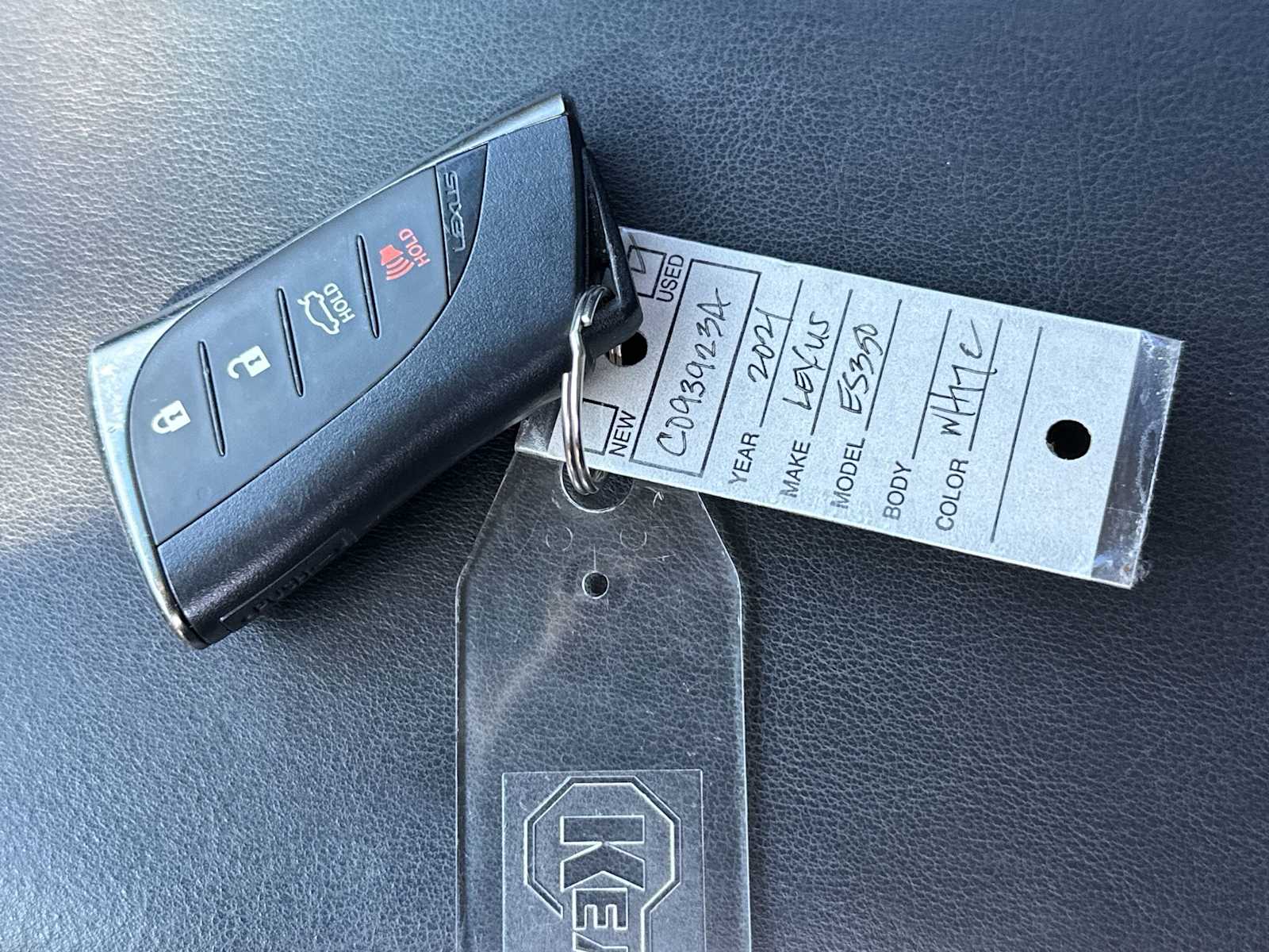 Thumbnail: 2021 Lexus ES - 27