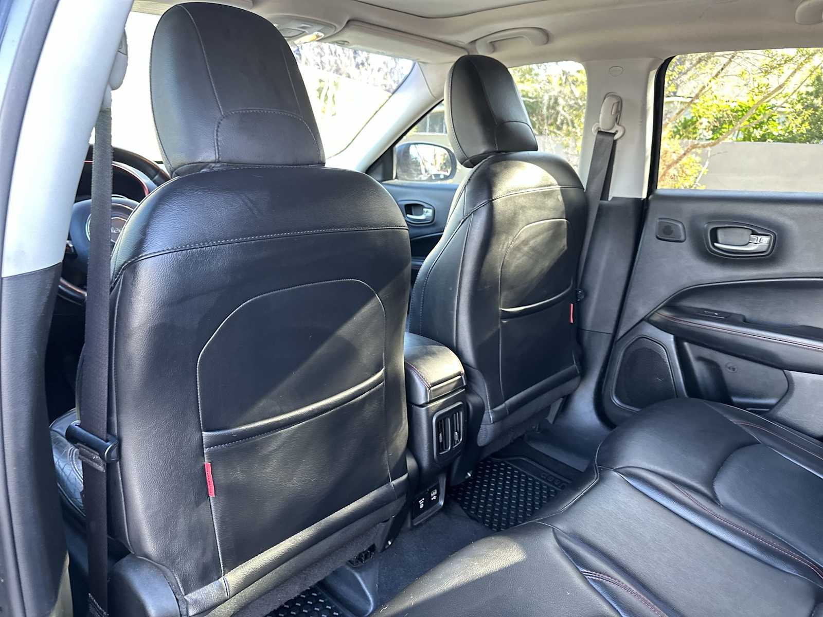 Thumbnail: 2017 Jeep Compass - 16