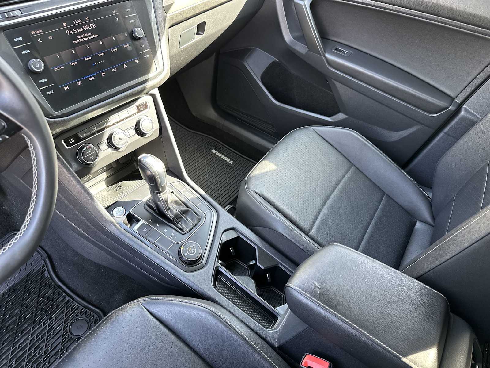 Thumbnail: 2021 Volkswagen Tiguan - 22