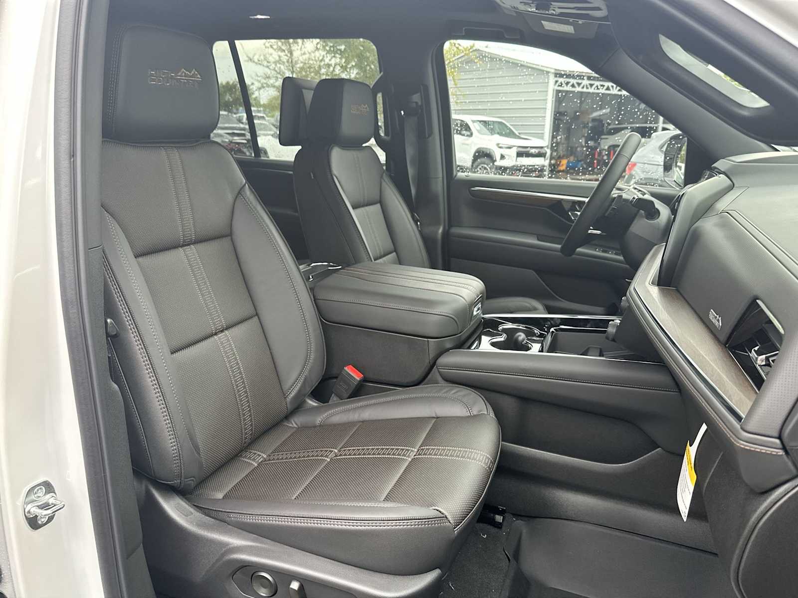 Thumbnail: 2025 Chevrolet Tahoe - 19