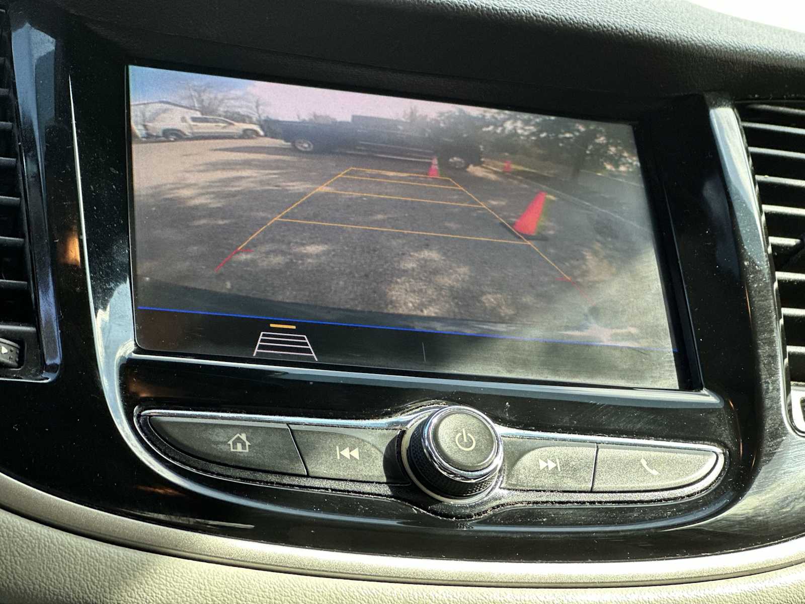 Thumbnail: 2020 Chevrolet Trax - 22