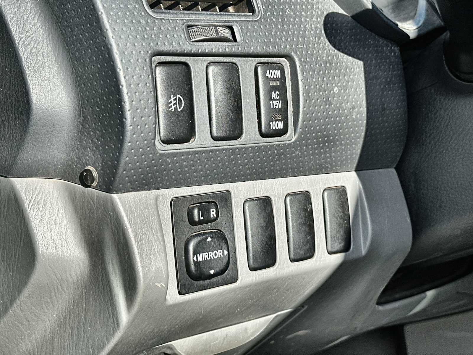 Thumbnail: 2006 Toyota Tacoma - 13