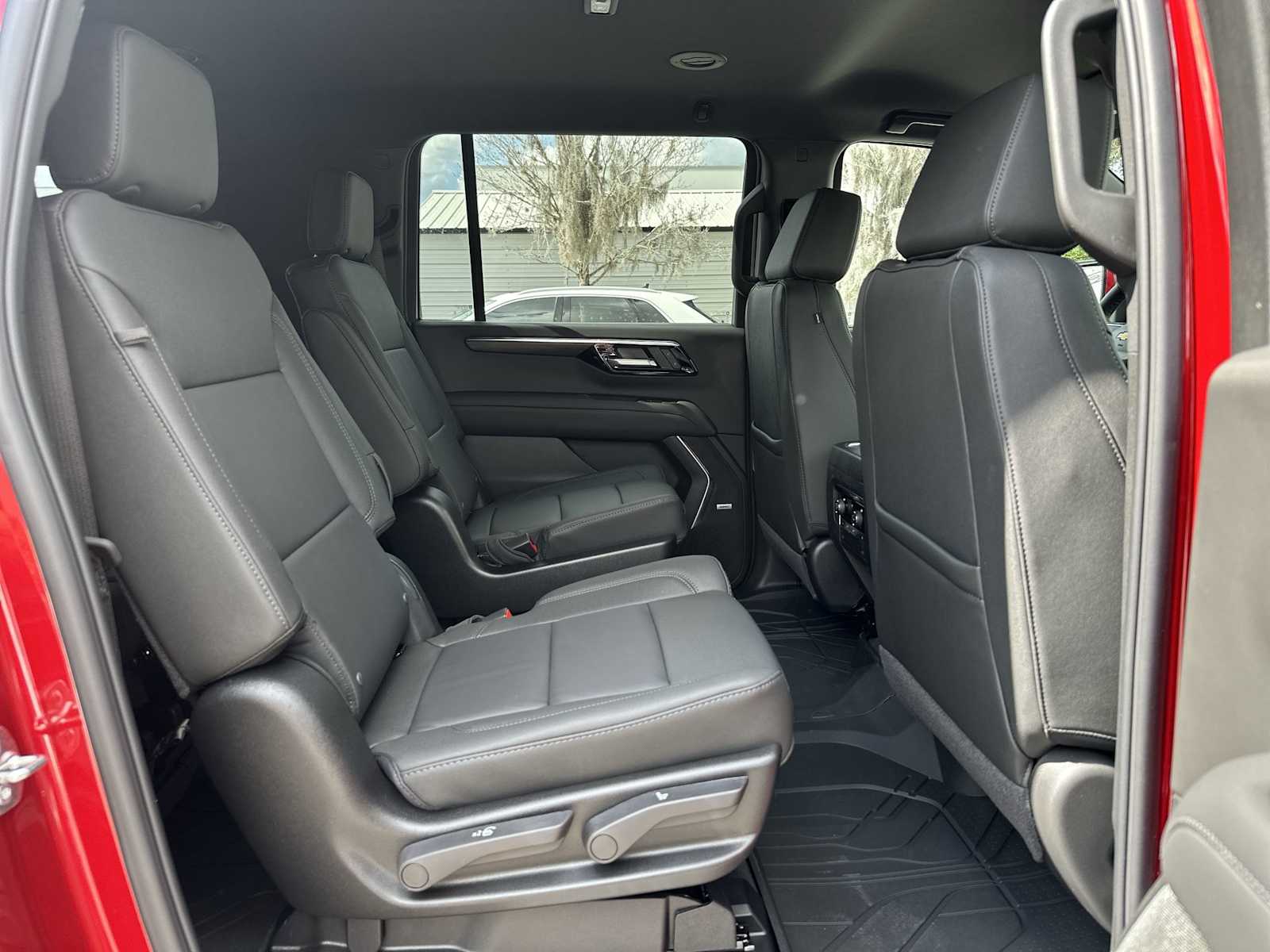 Thumbnail: 2026 Chevrolet Suburban - 18
