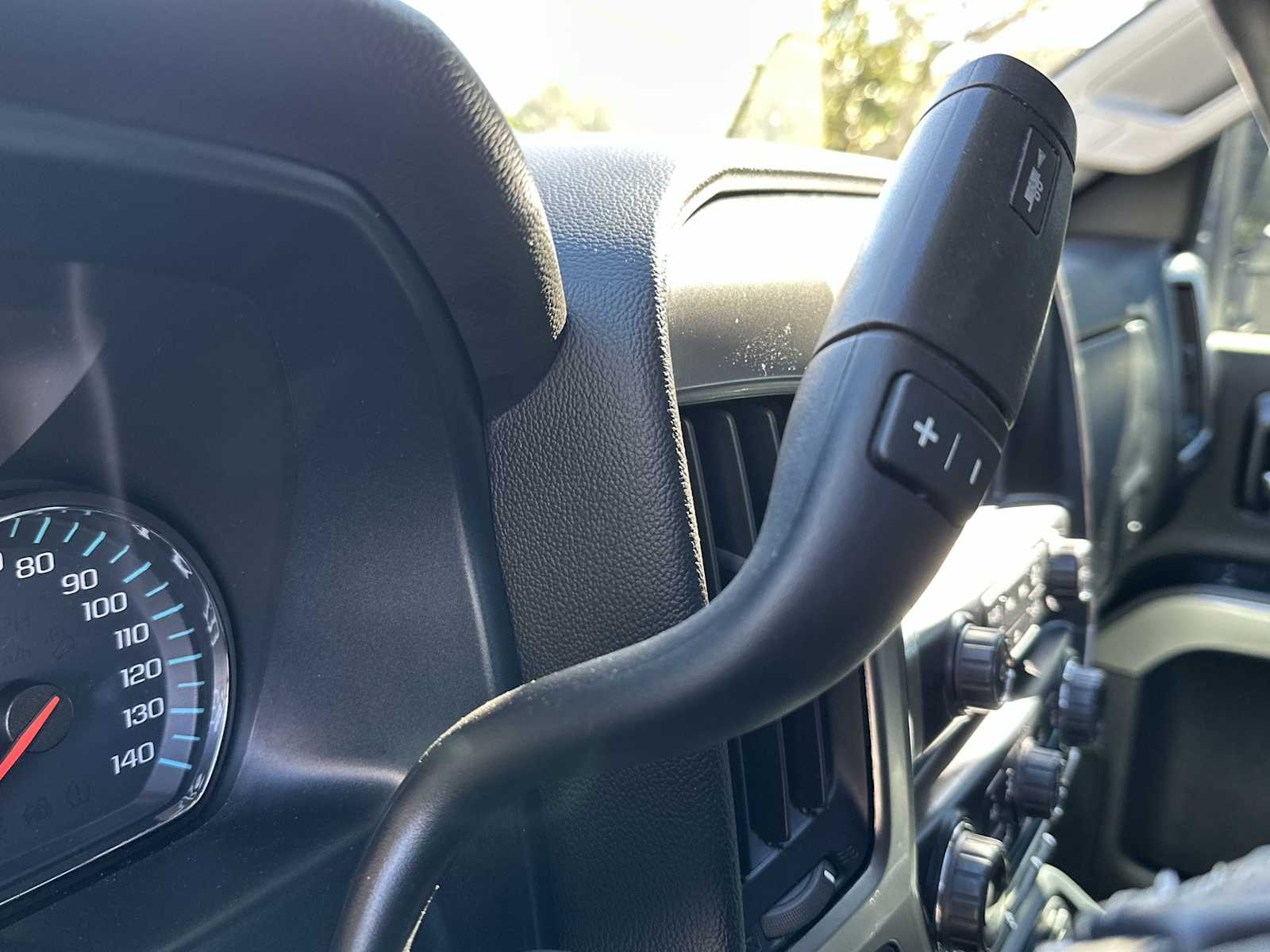 Thumbnail: 2018 Chevrolet Silverado 1500 - 23