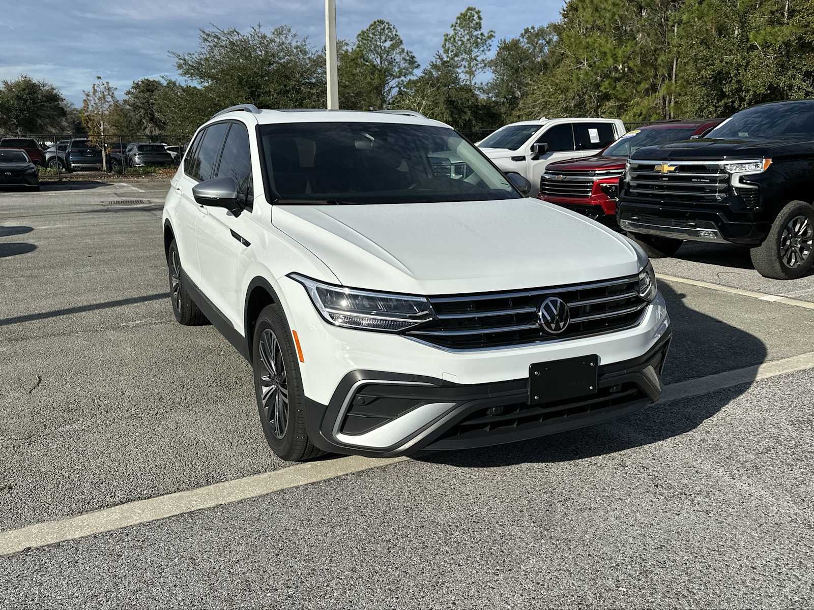 Thumbnail: 2024 Volkswagen Tiguan - 8