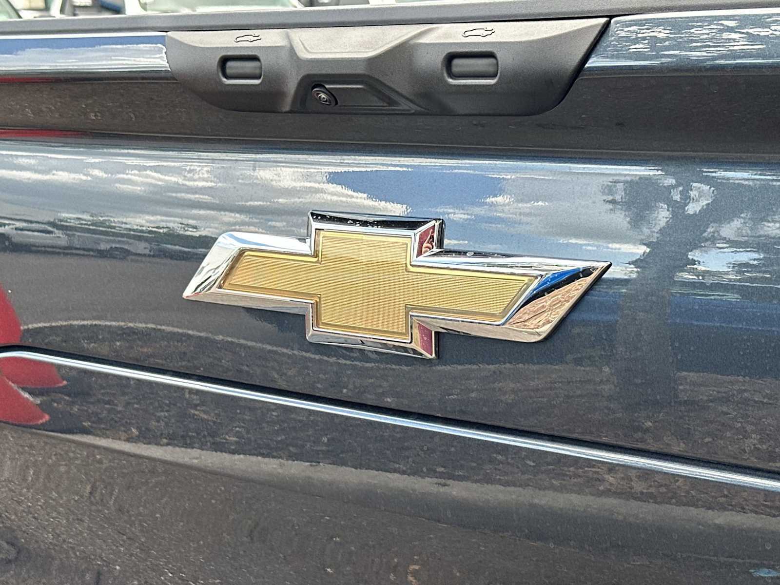 Thumbnail: 2026 Chevrolet Silverado EV - 10