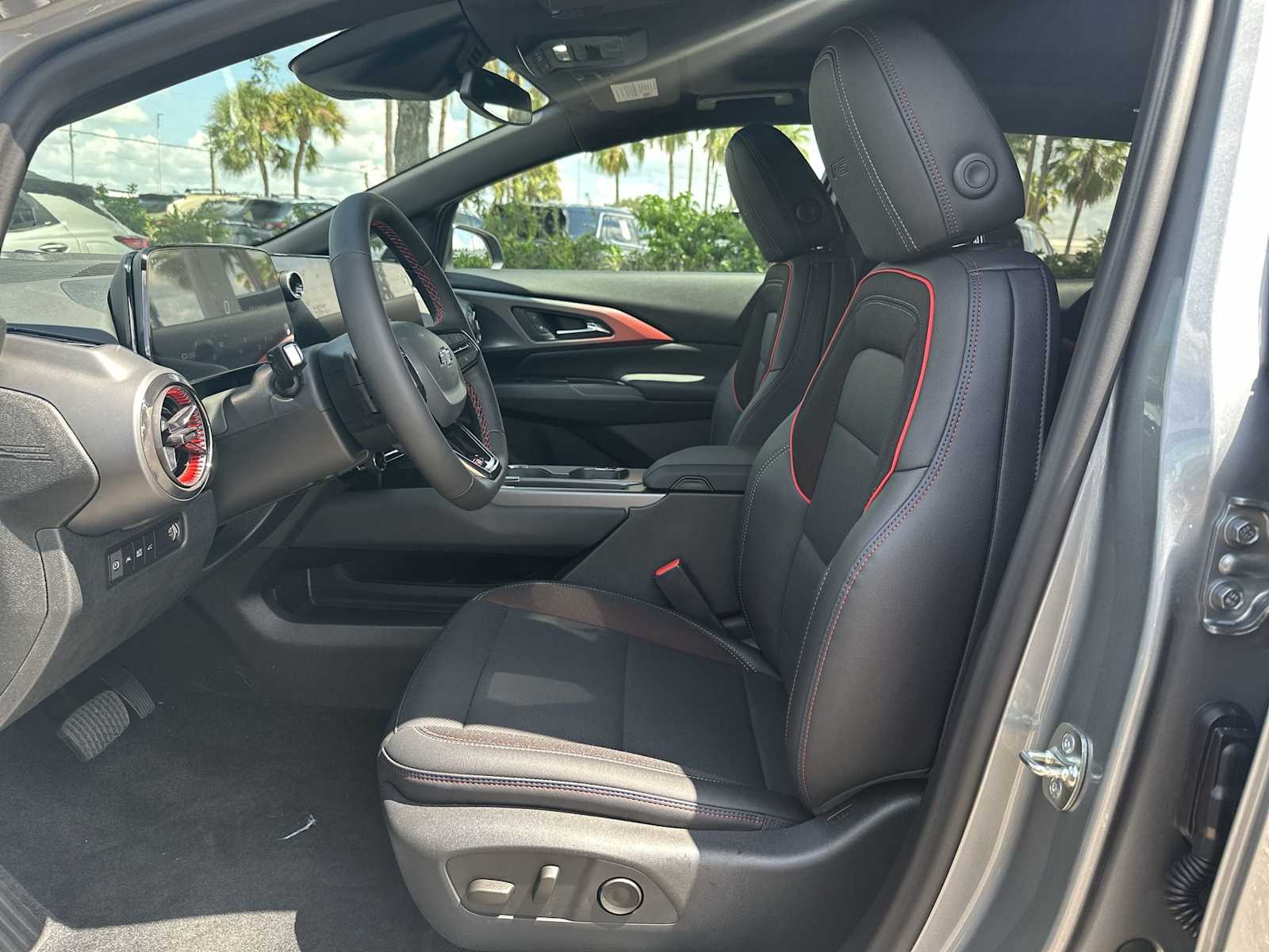 Thumbnail: 2025 Chevrolet Equinox - 15