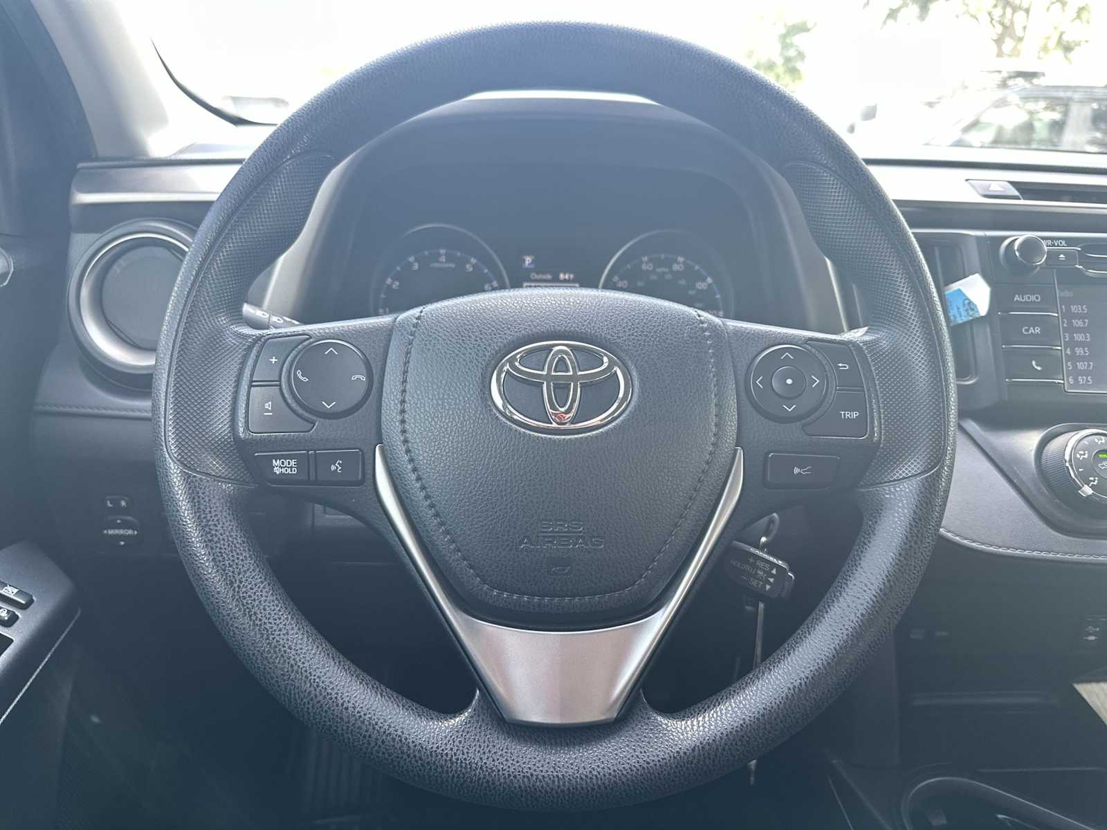 Thumbnail: 2018 Toyota RAV4 - 20