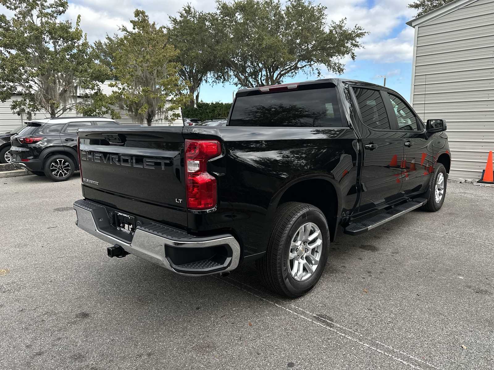 Thumbnail: 2026 Chevrolet Silverado 1500 - 6