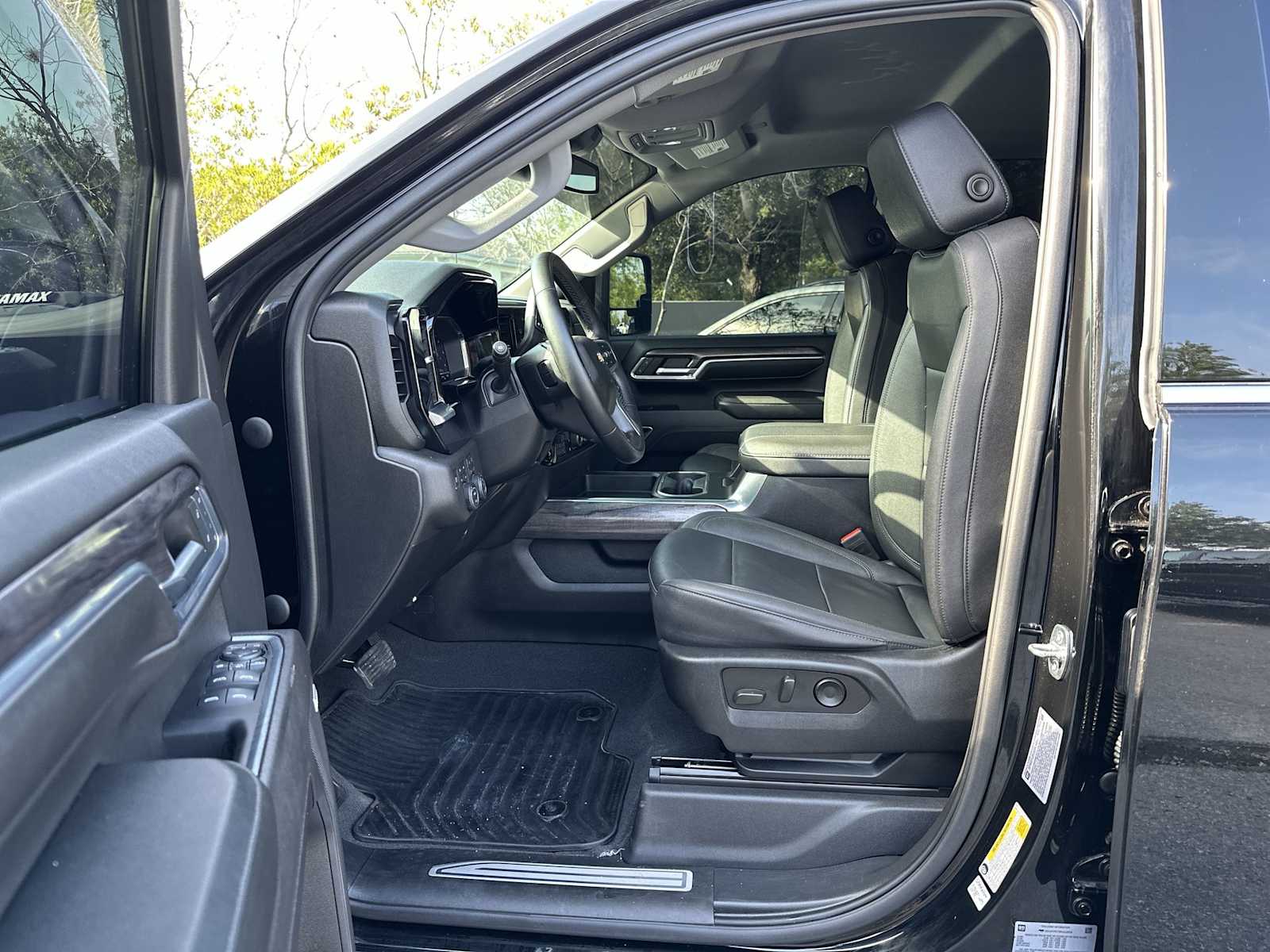 Thumbnail: 2024 Chevrolet Silverado 2500 - 2