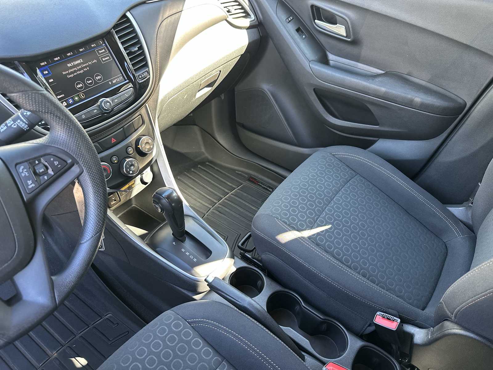 Thumbnail: 2020 Chevrolet Trax - 21