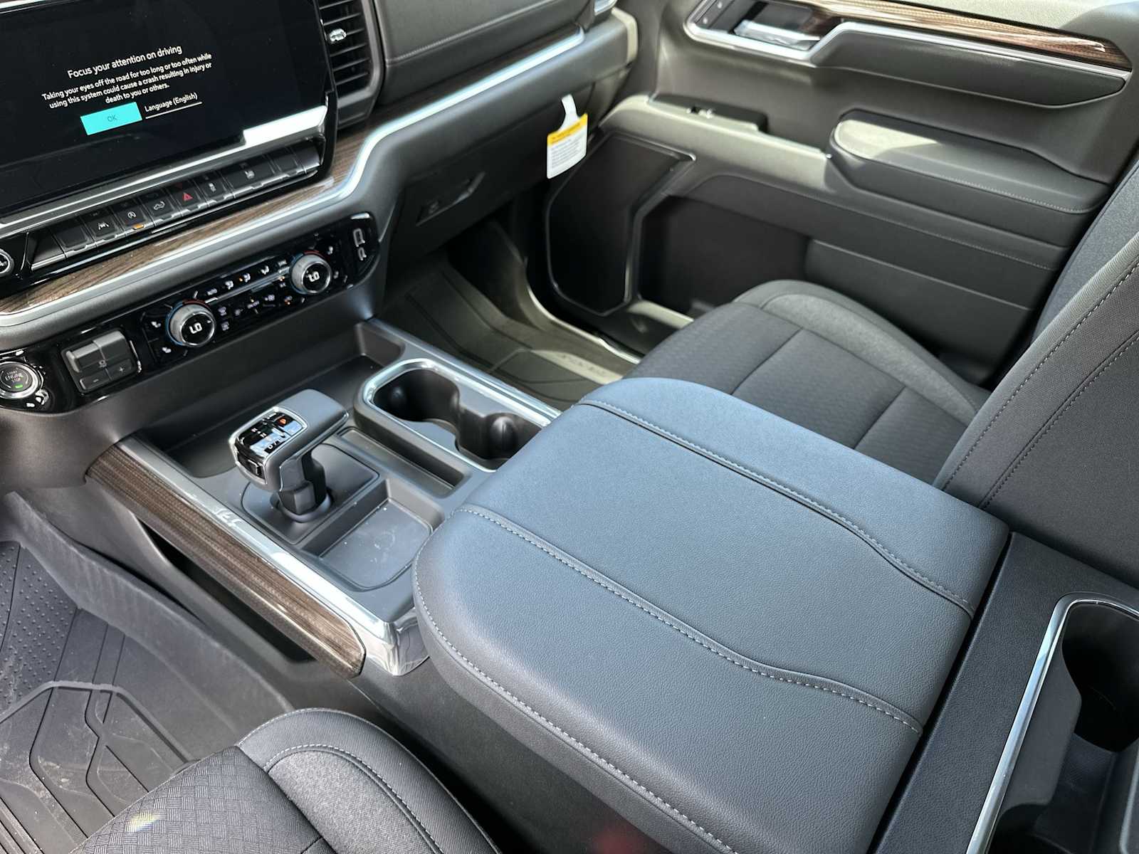 Thumbnail: 2026 Chevrolet Silverado 1500 - 22