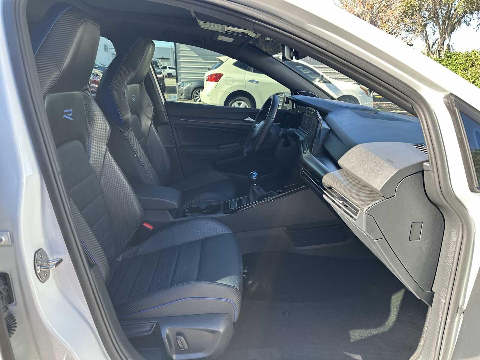 Thumbnail: 2023 Volkswagen Golf - 20