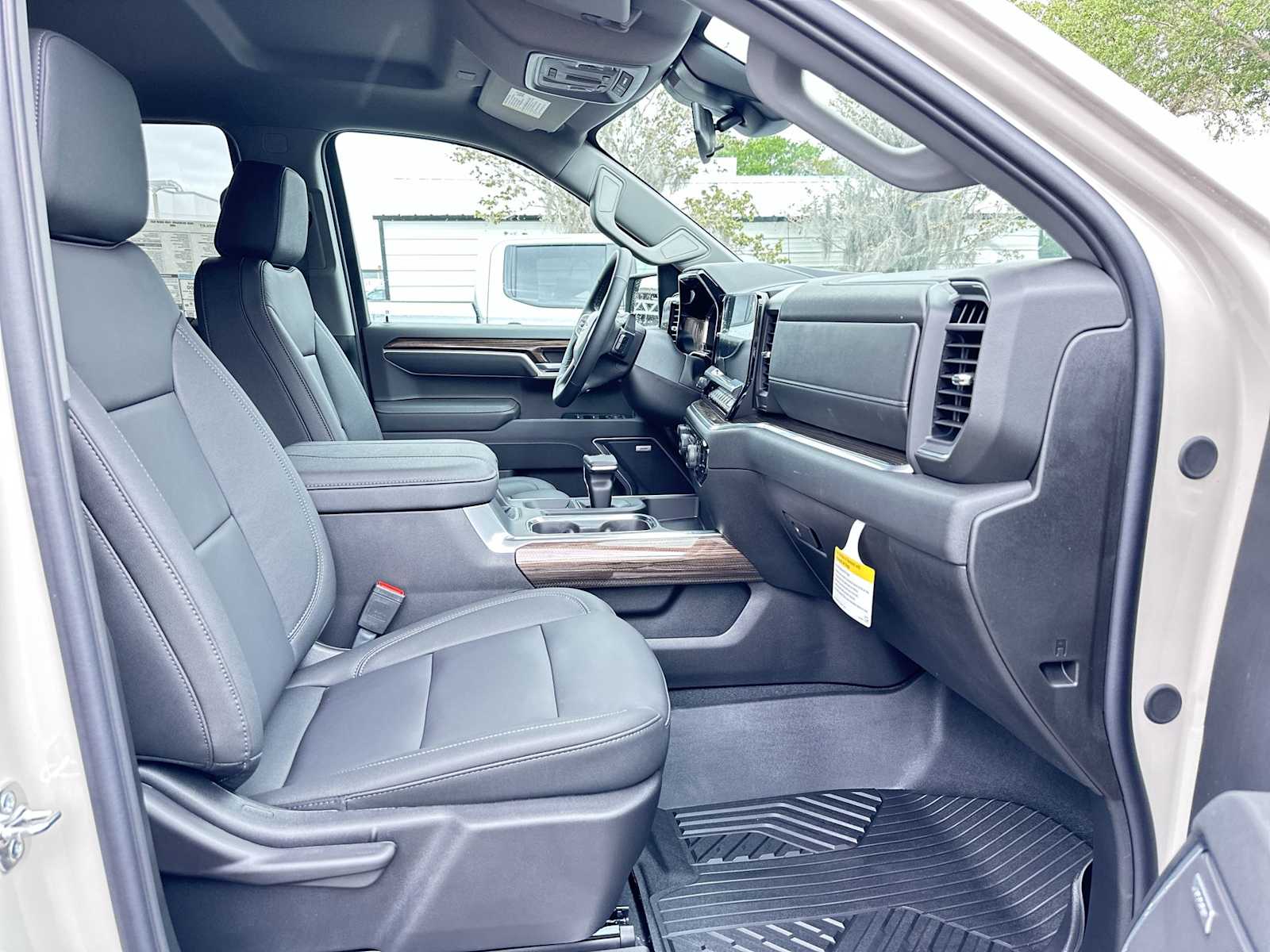 Thumbnail: 2026 Chevrolet Silverado 1500 - 19