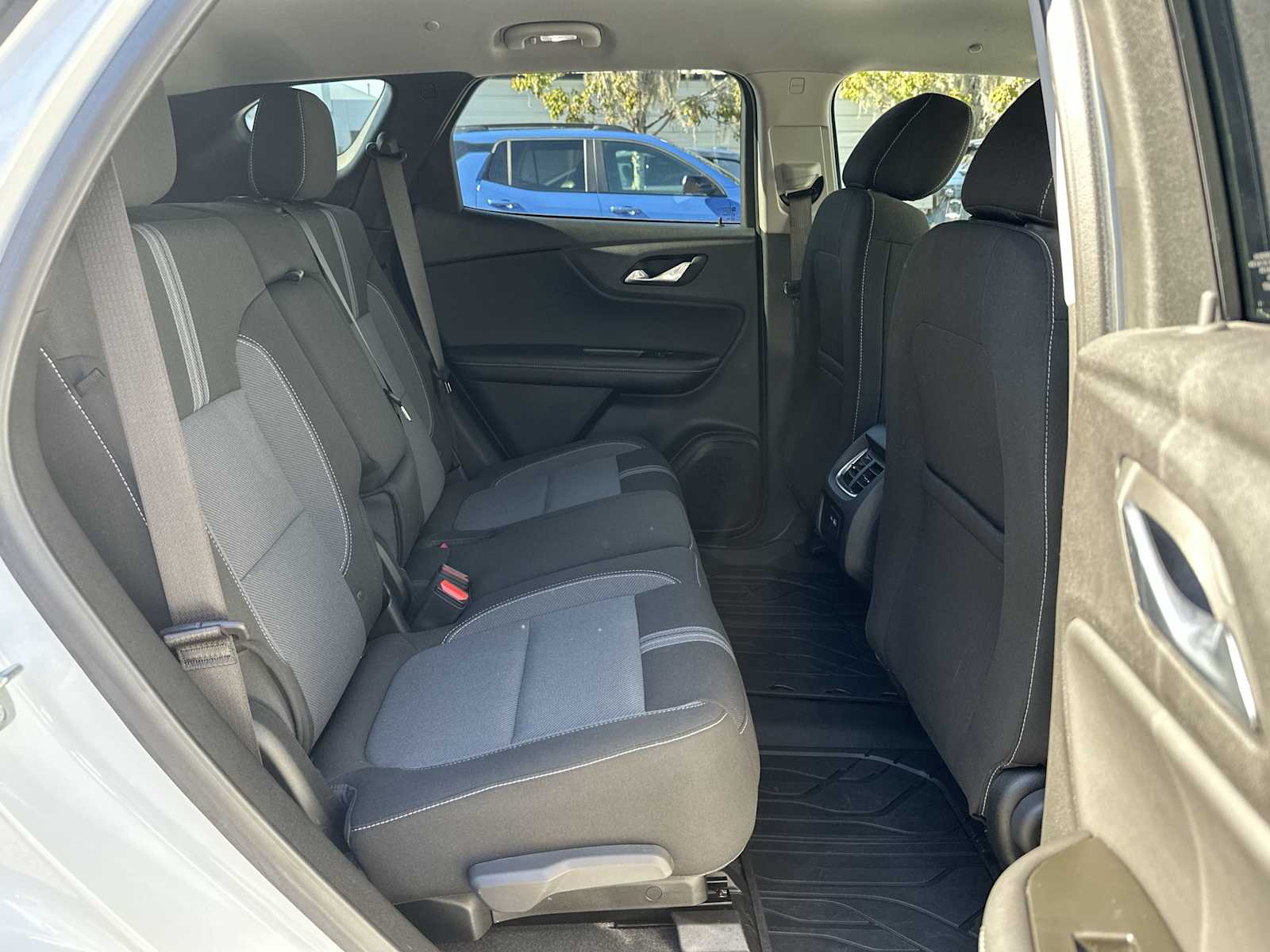 Thumbnail: 2023 Chevrolet Blazer - 18