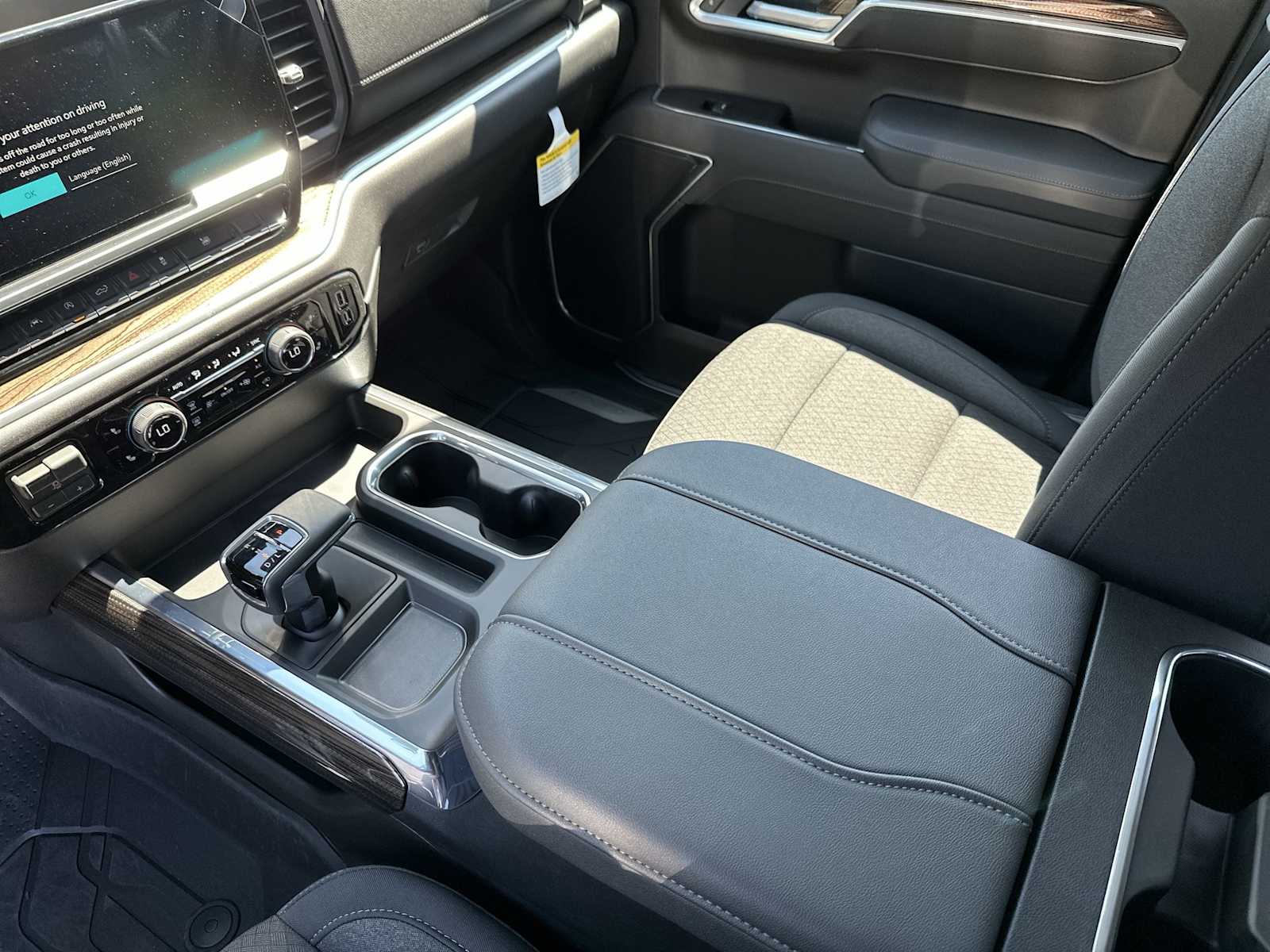 Thumbnail: 2026 Chevrolet Silverado 1500 - 21