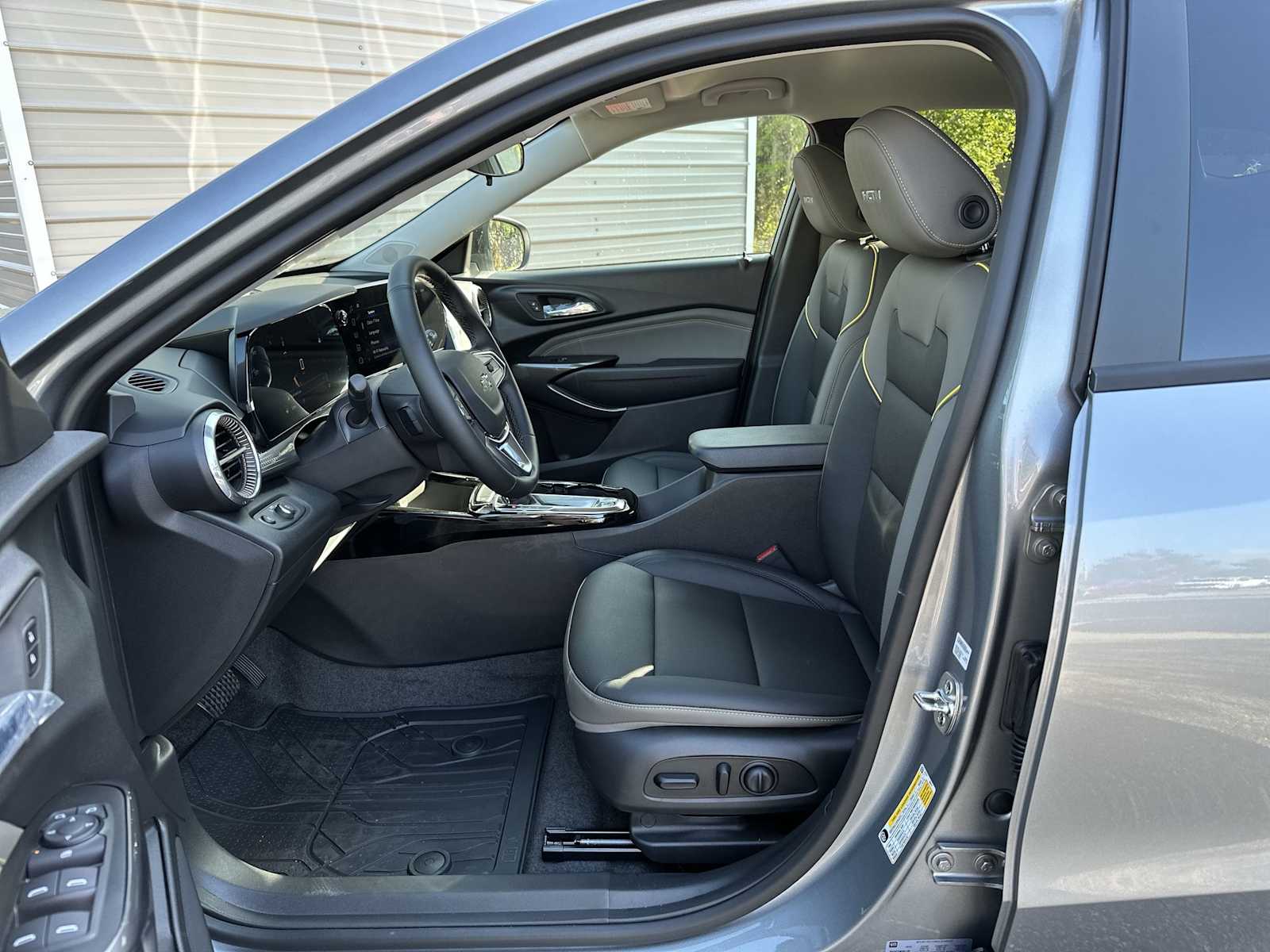 Thumbnail: 2026 Chevrolet Trax - 2