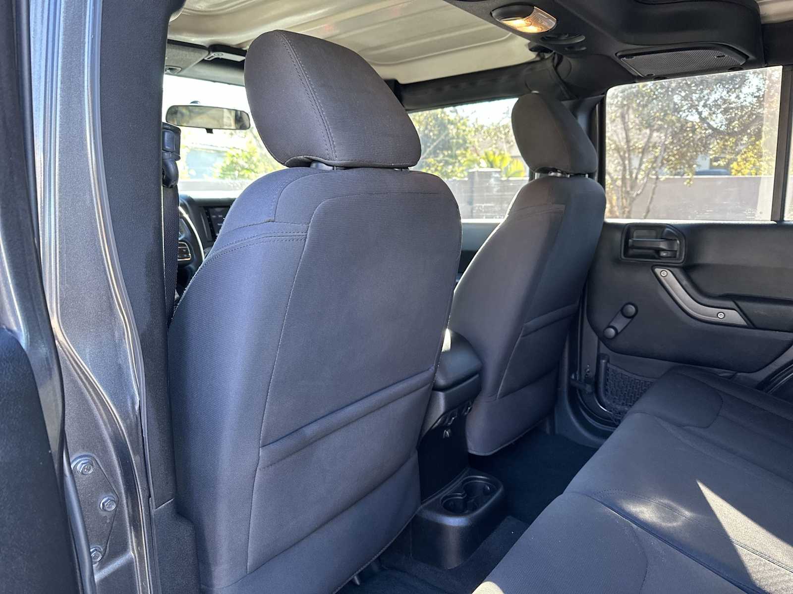 Thumbnail: 2017 Jeep Wrangler - 16