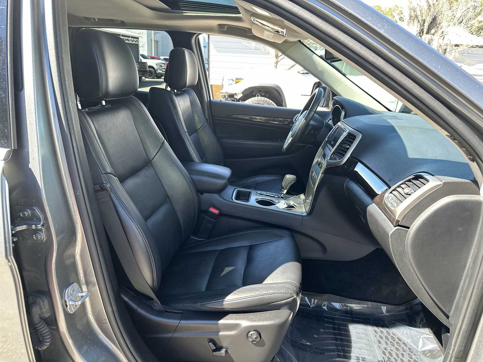 Thumbnail: 2011 Jeep Grand Cherokee - 19